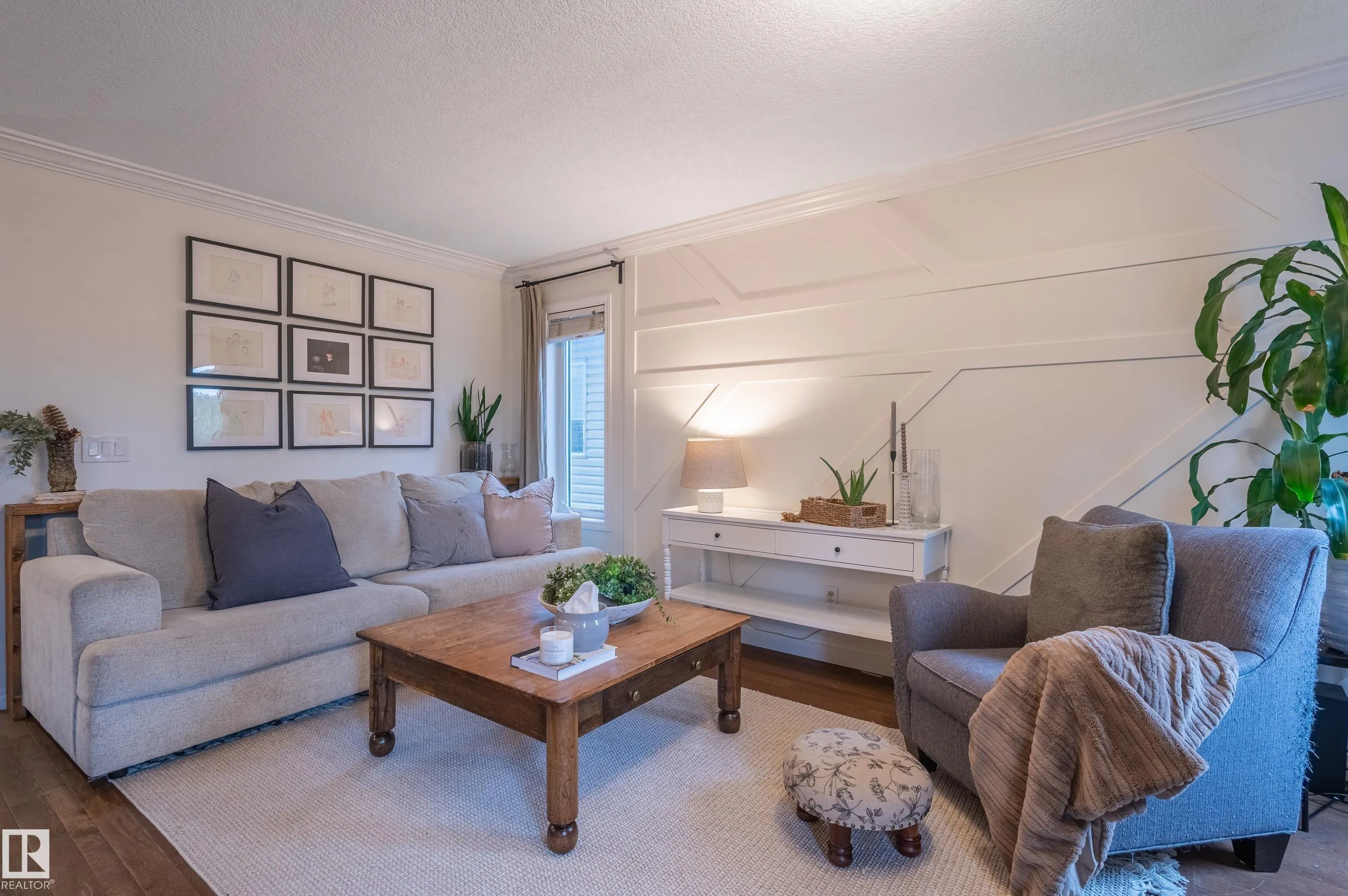 37 GRAYRIDGE Crescent