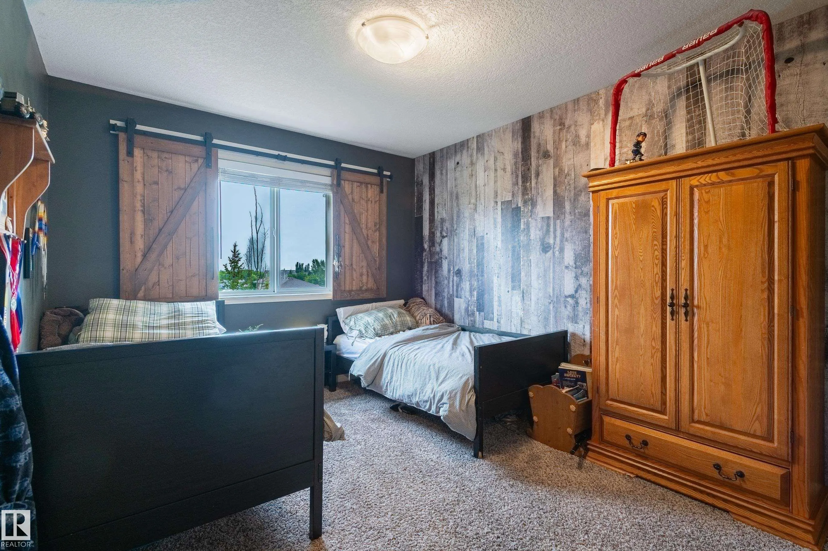 37 GRAYRIDGE Crescent