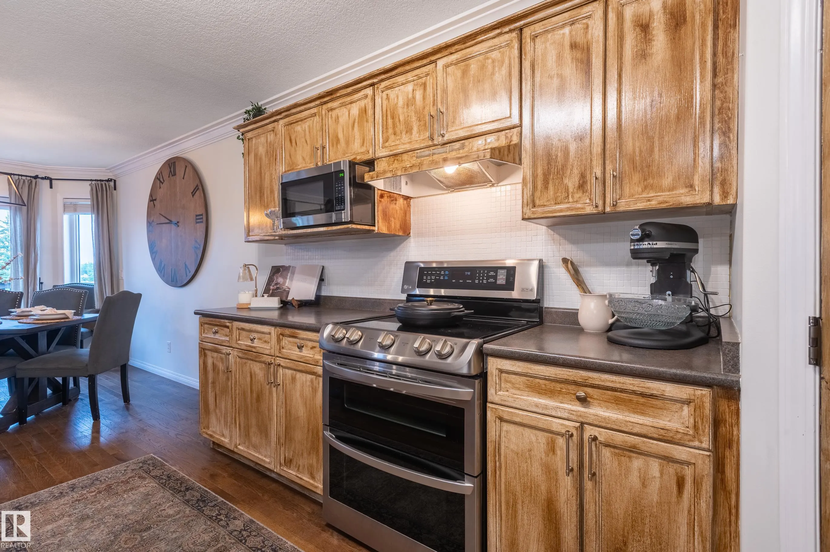 37 GRAYRIDGE Crescent