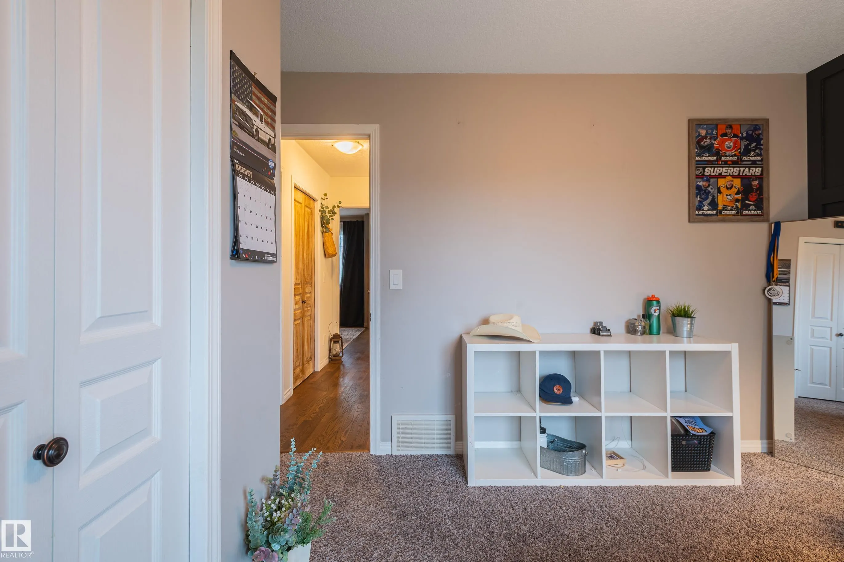 37 GRAYRIDGE Crescent