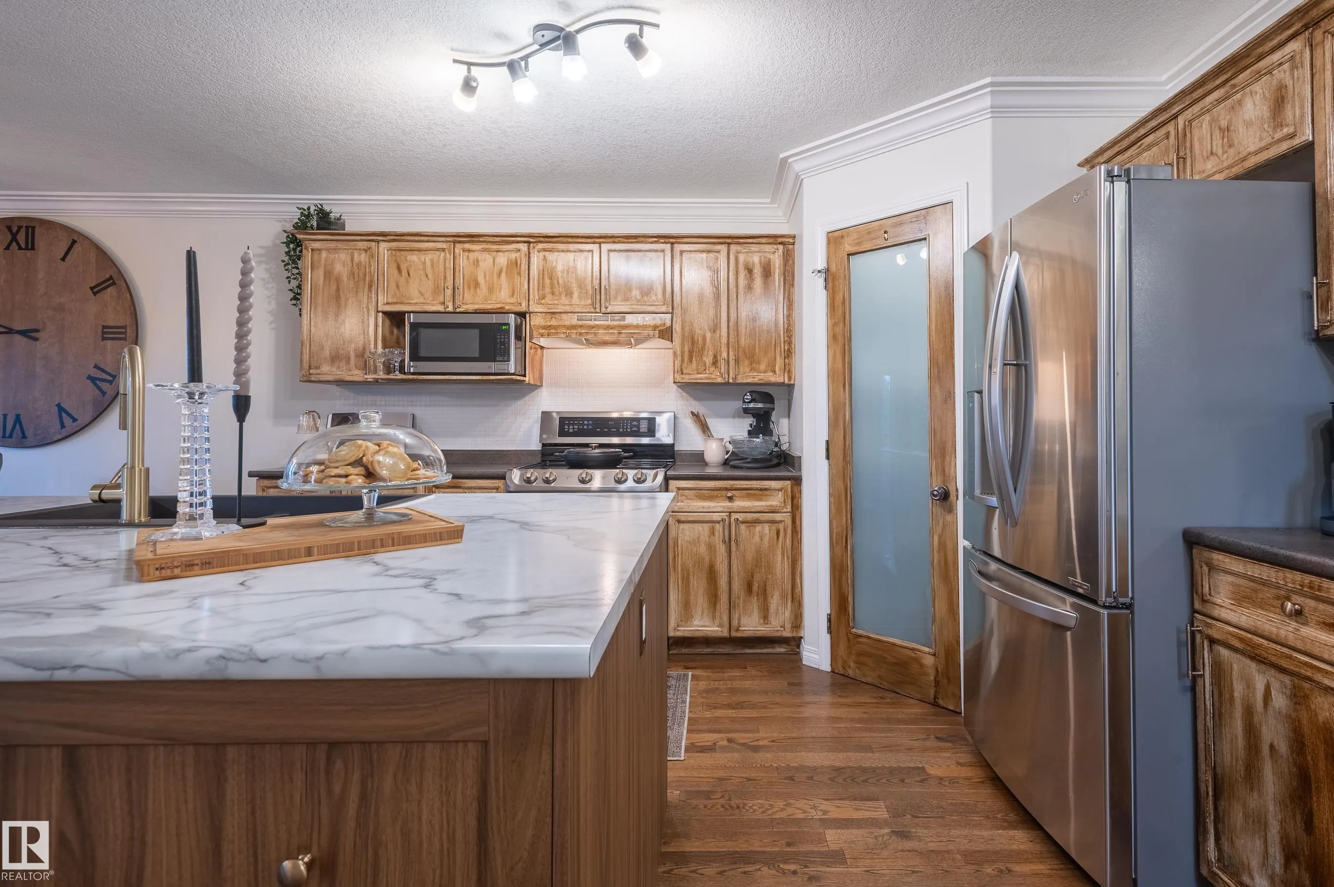 37 GRAYRIDGE Crescent