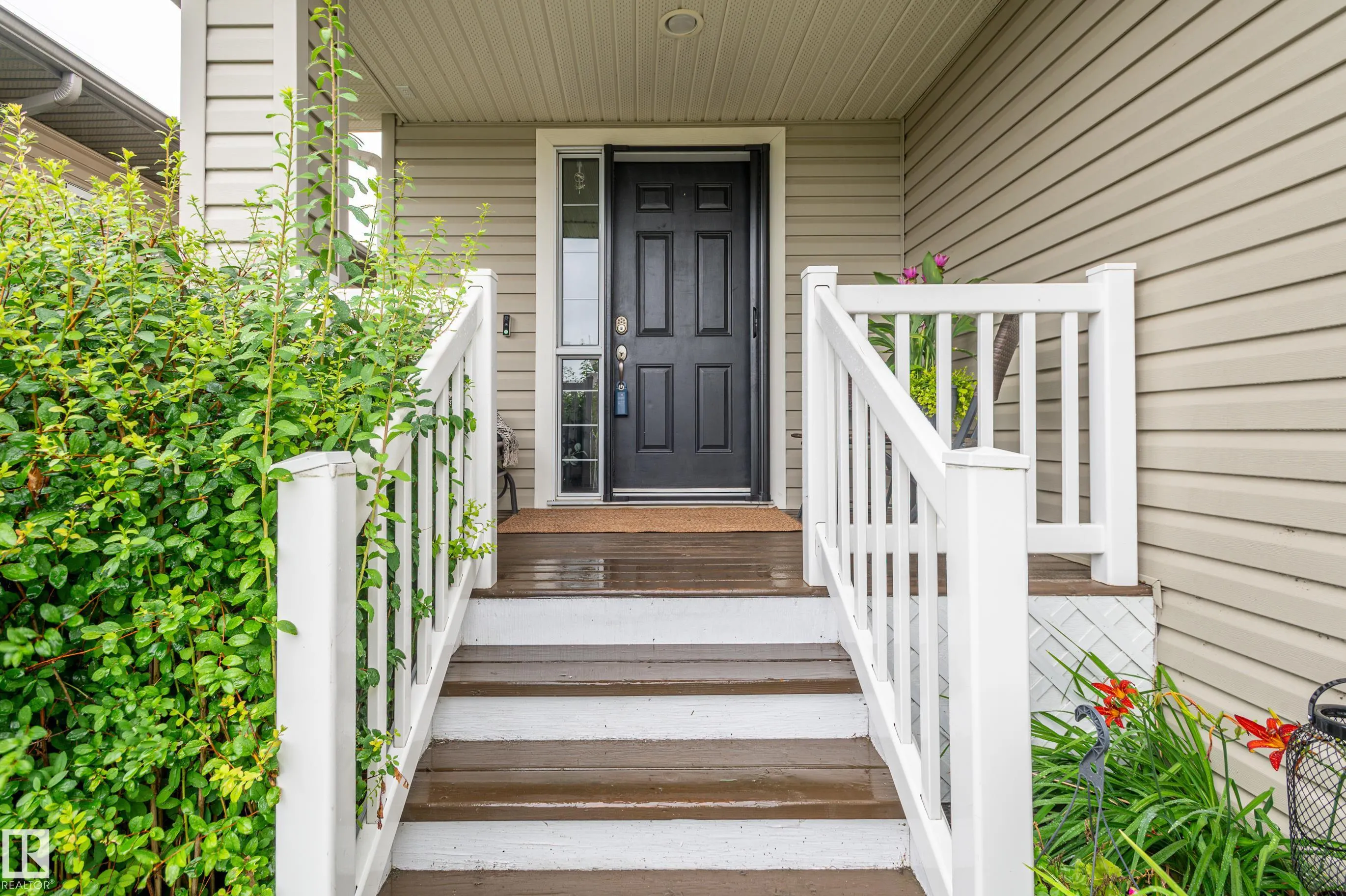 37 GRAYRIDGE Crescent