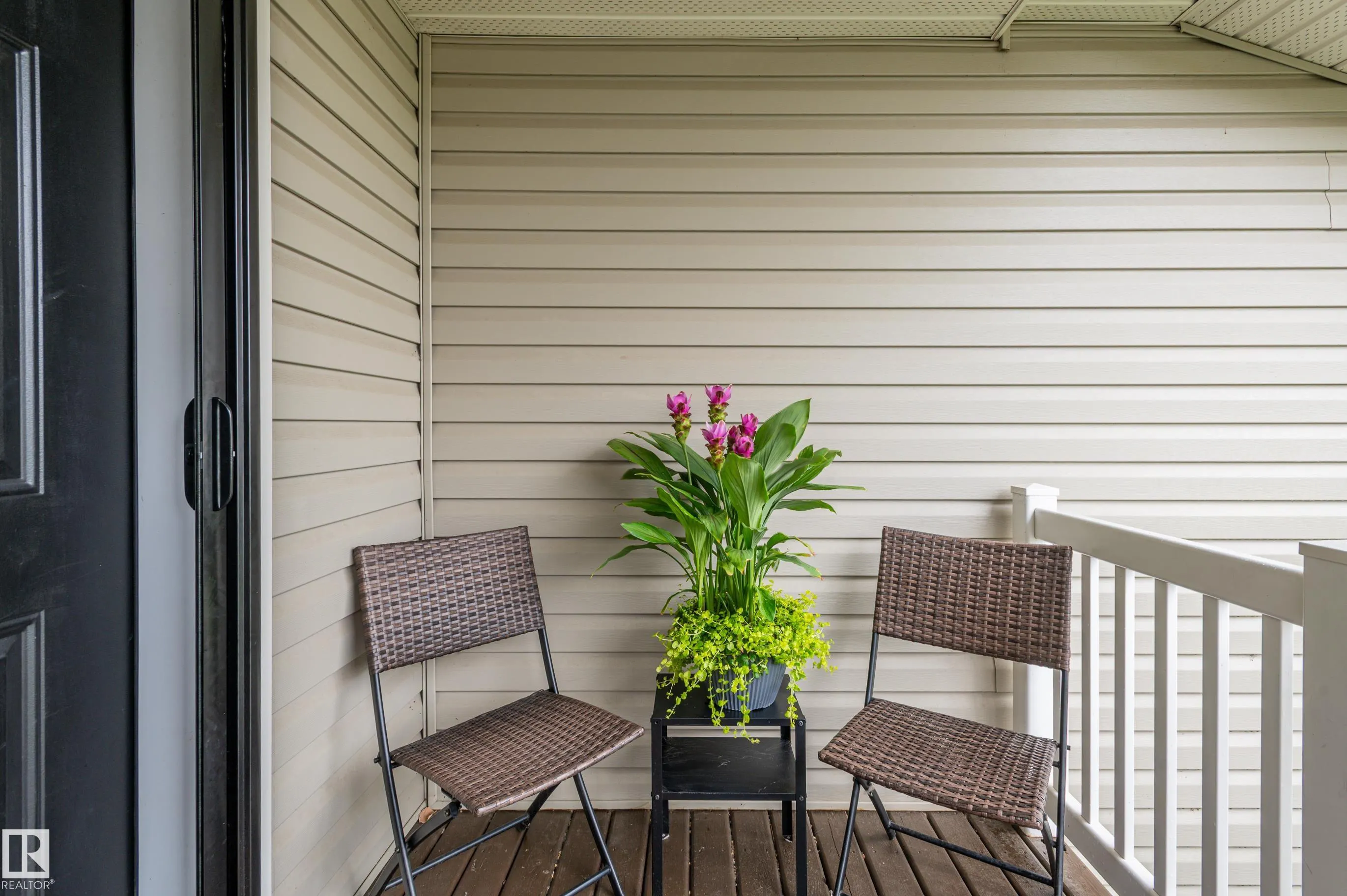 37 GRAYRIDGE Crescent