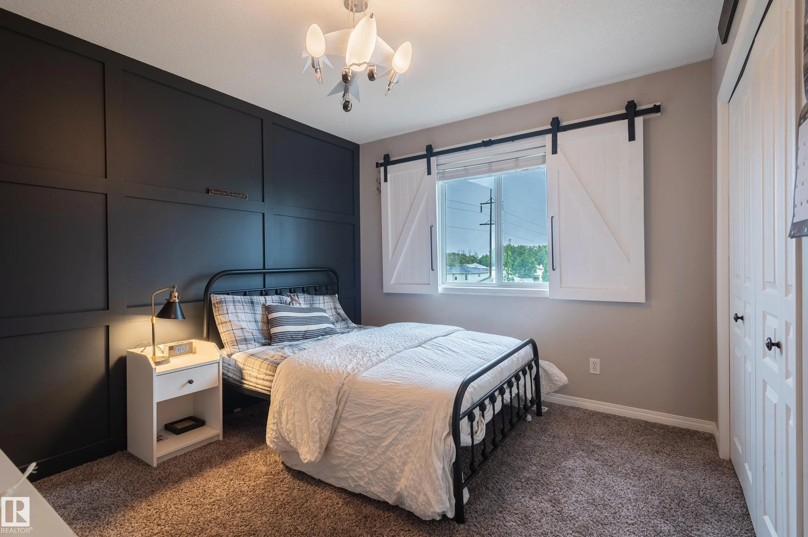 37 GRAYRIDGE Crescent