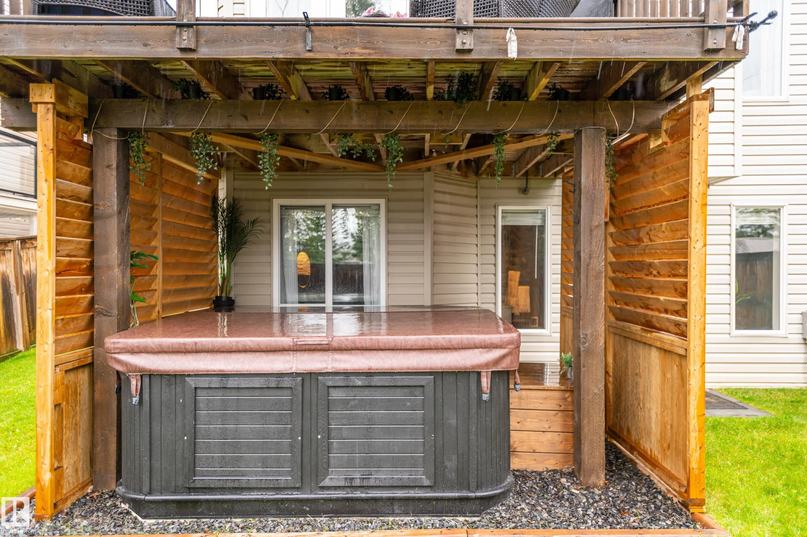 37 GRAYRIDGE Crescent