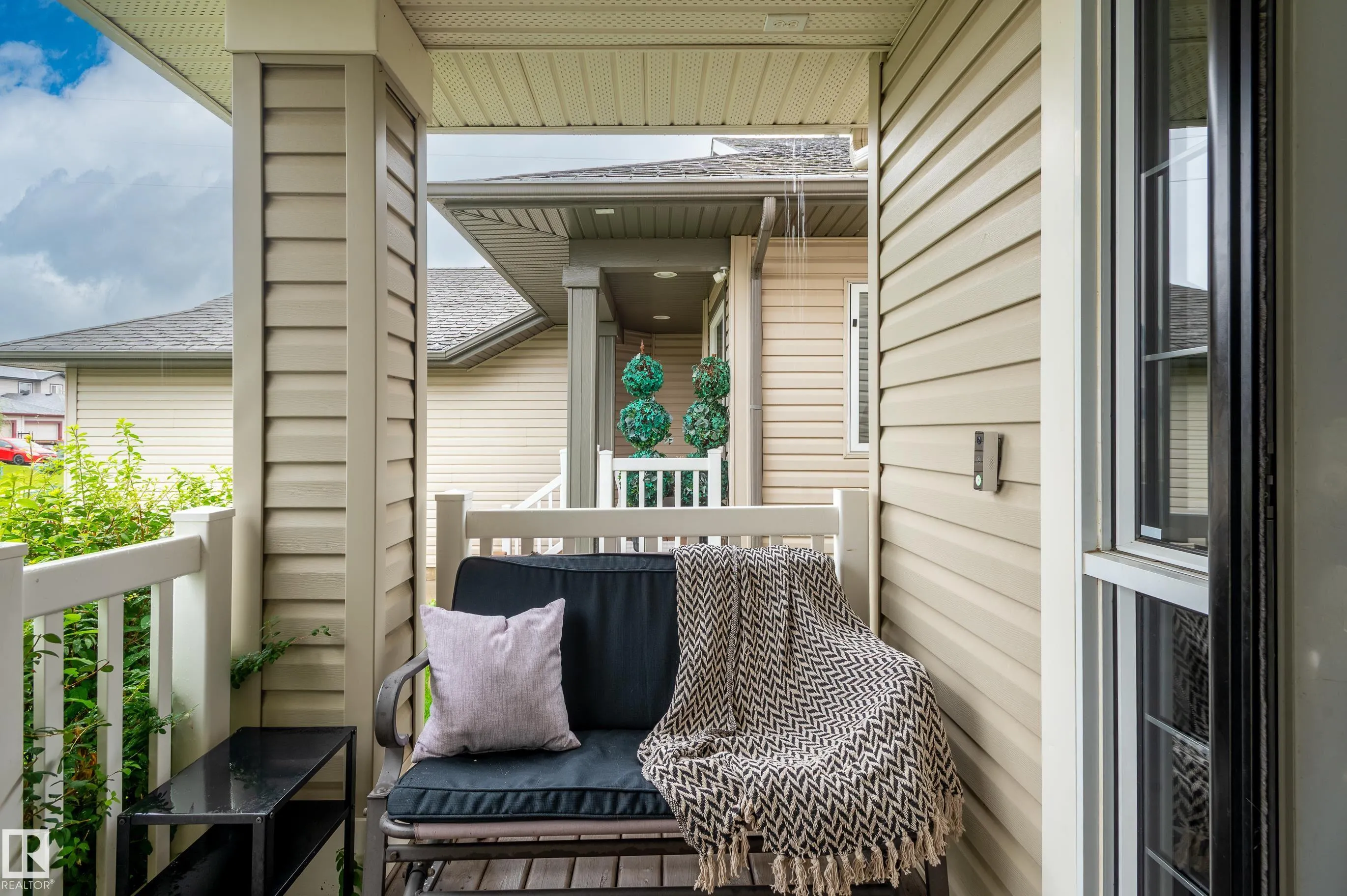 37 GRAYRIDGE Crescent