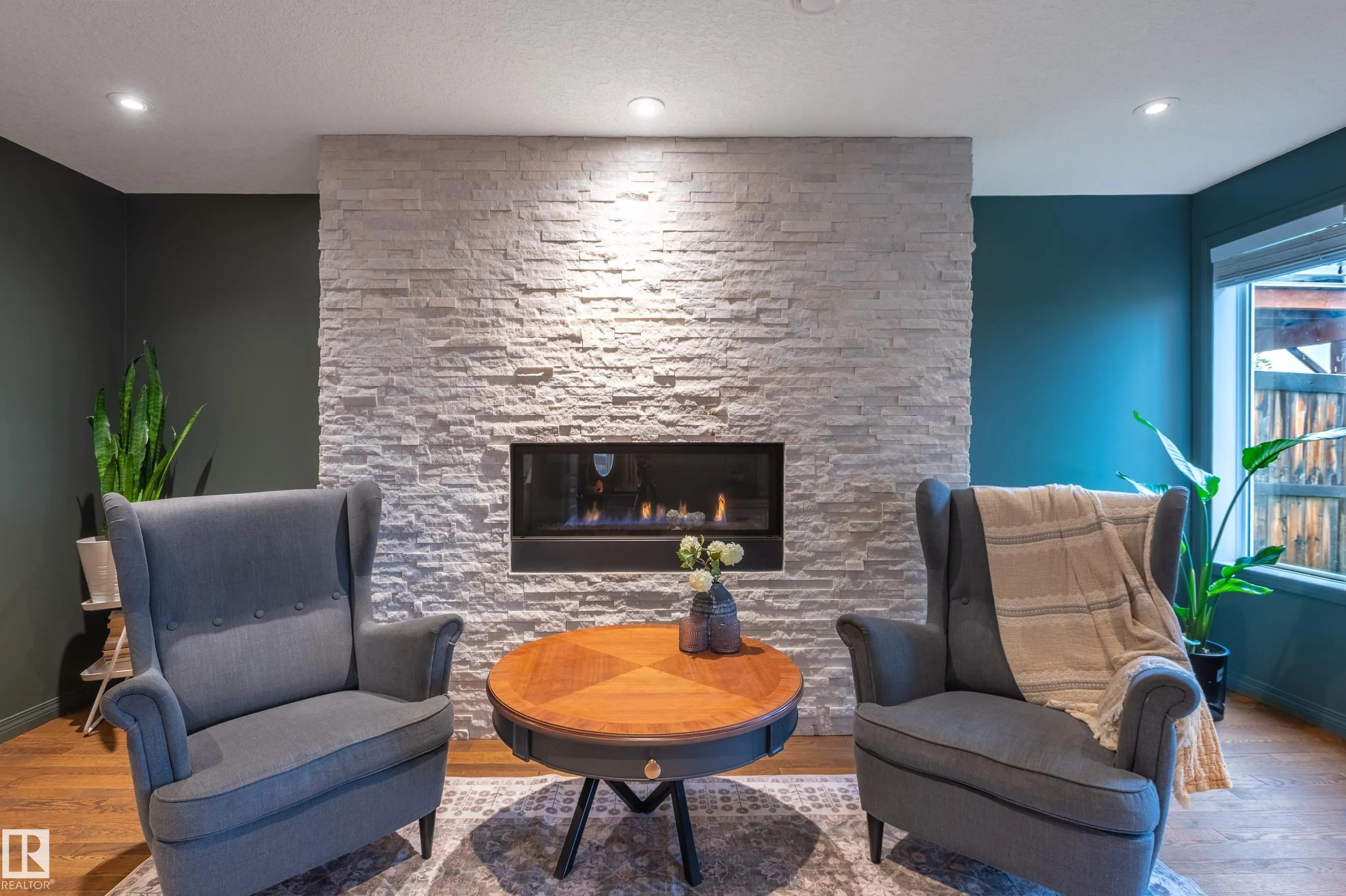 37 GRAYRIDGE Crescent