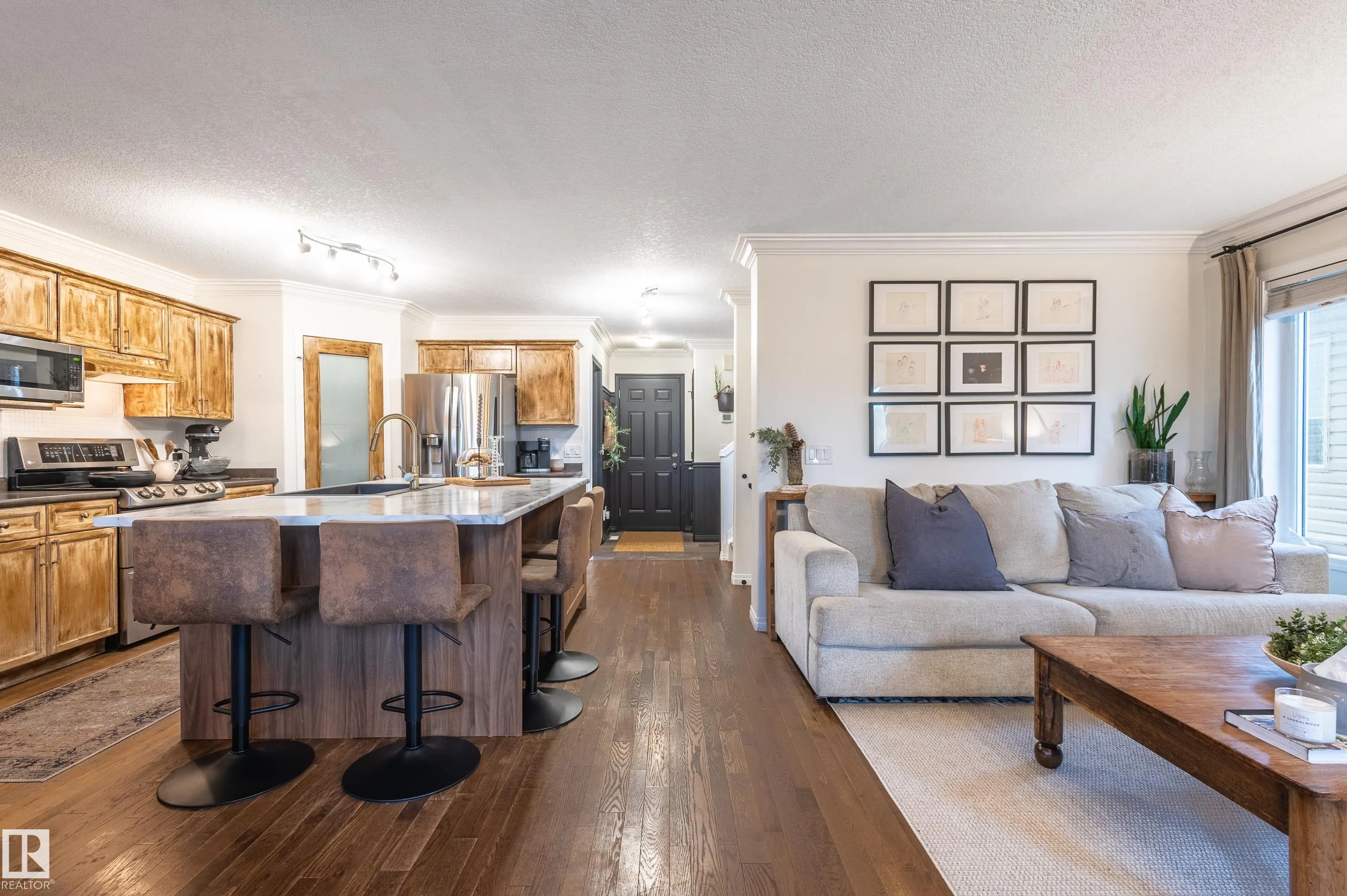 37 GRAYRIDGE Crescent