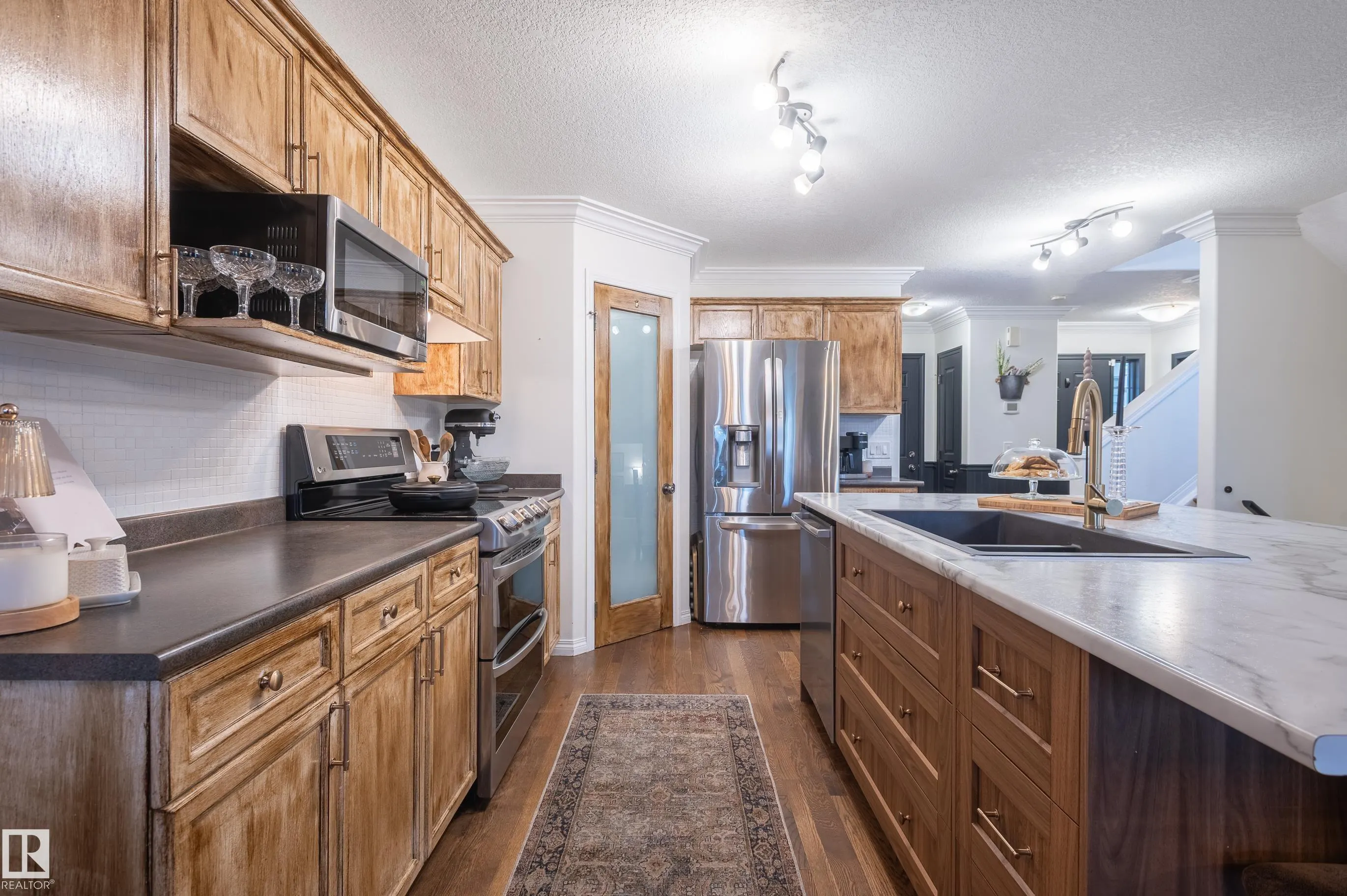 37 GRAYRIDGE Crescent