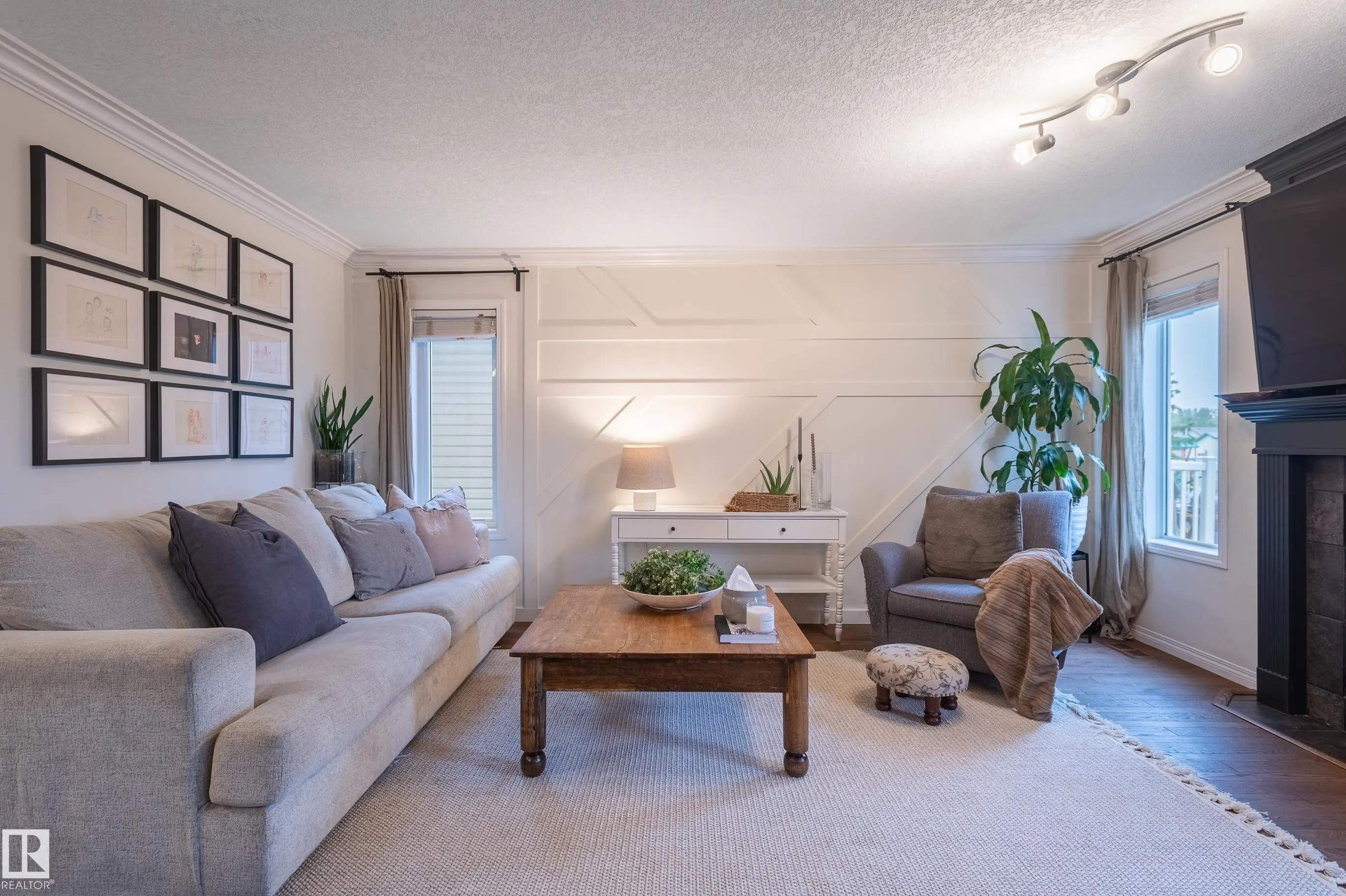 37 GRAYRIDGE Crescent