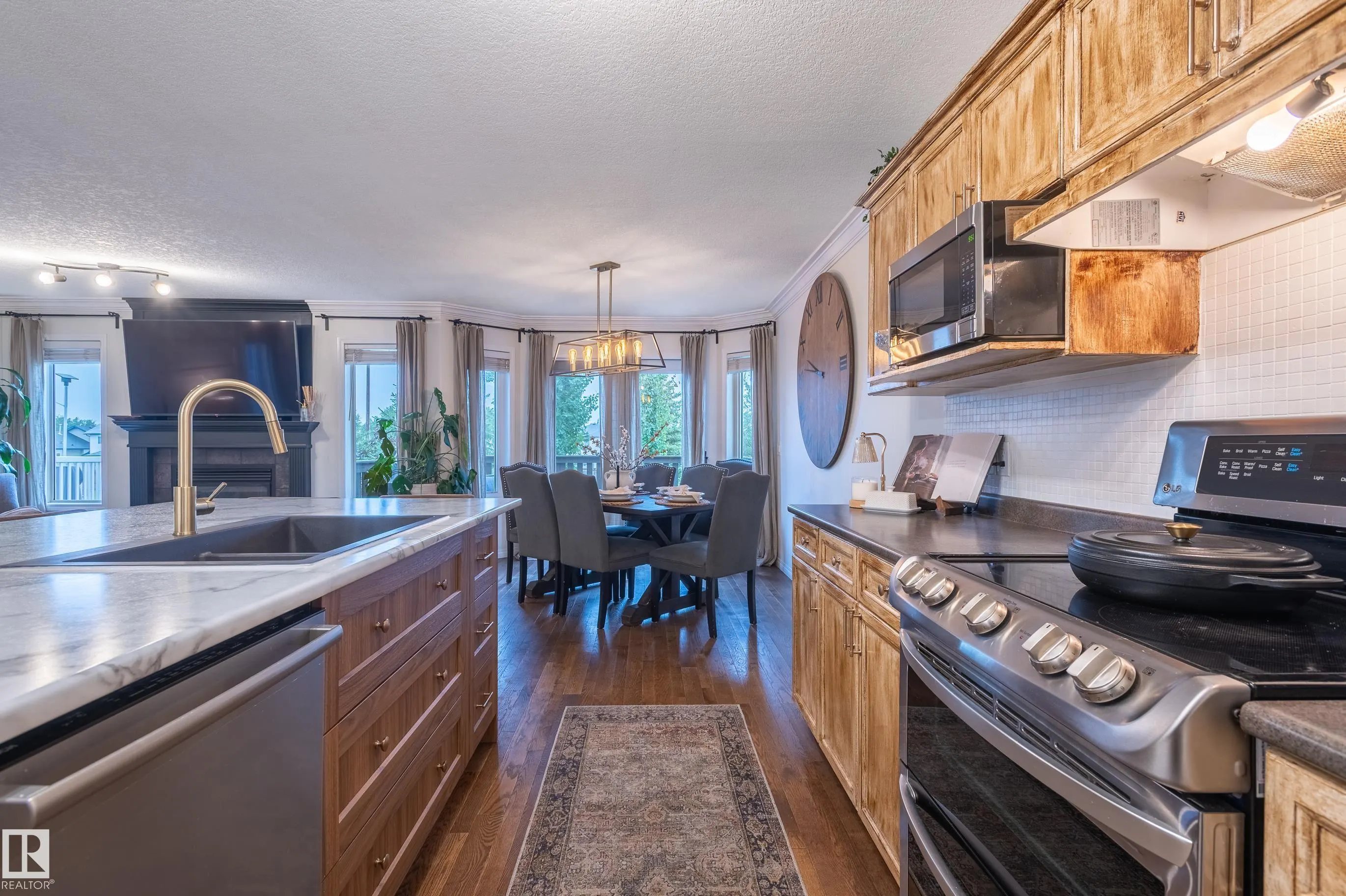 37 GRAYRIDGE Crescent