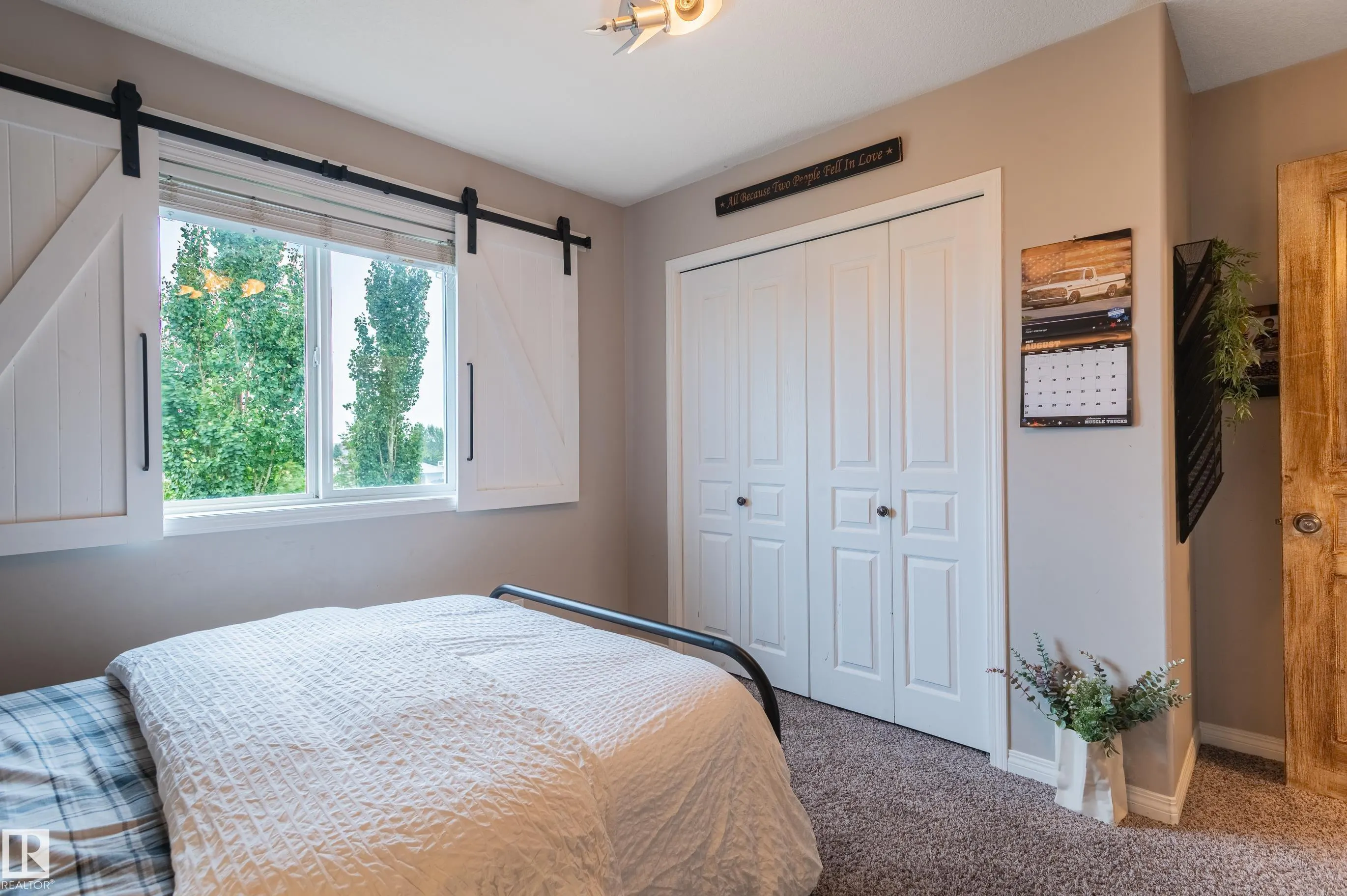 37 GRAYRIDGE Crescent