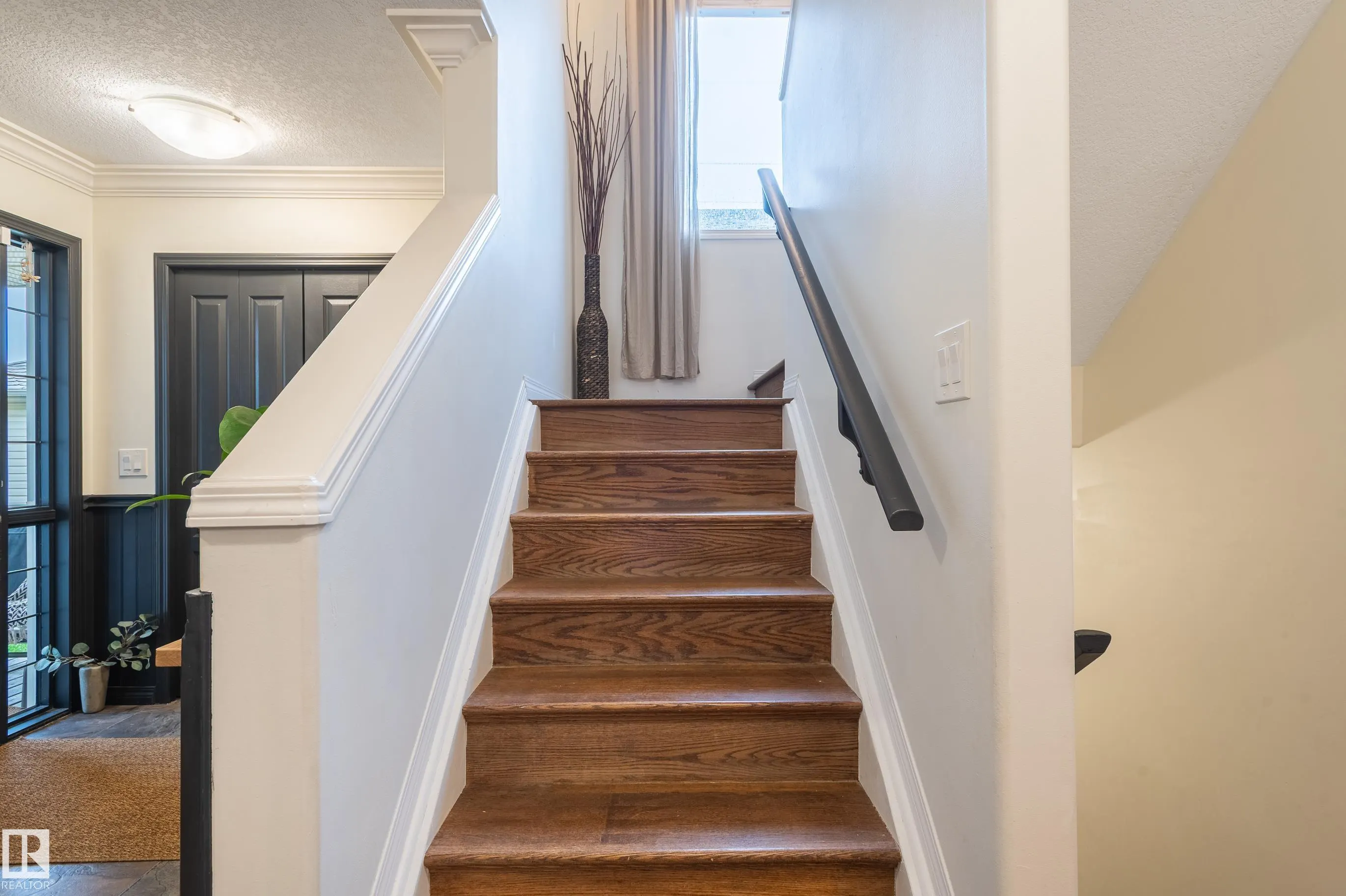 37 GRAYRIDGE Crescent