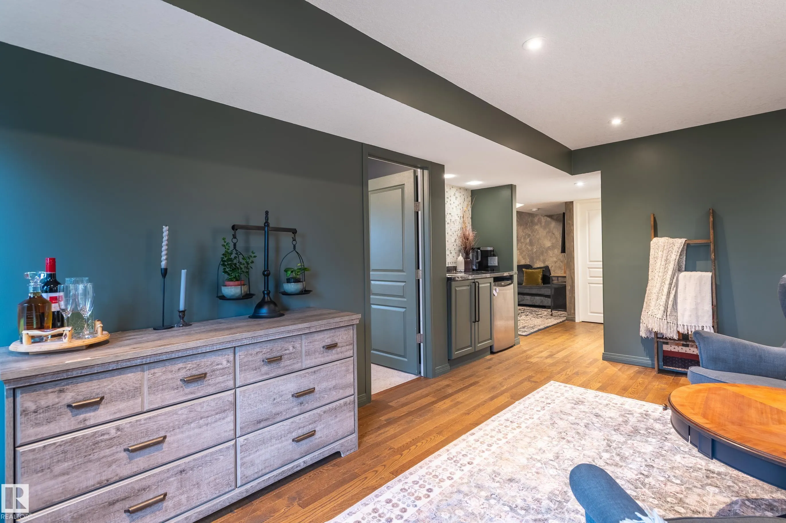 37 GRAYRIDGE Crescent