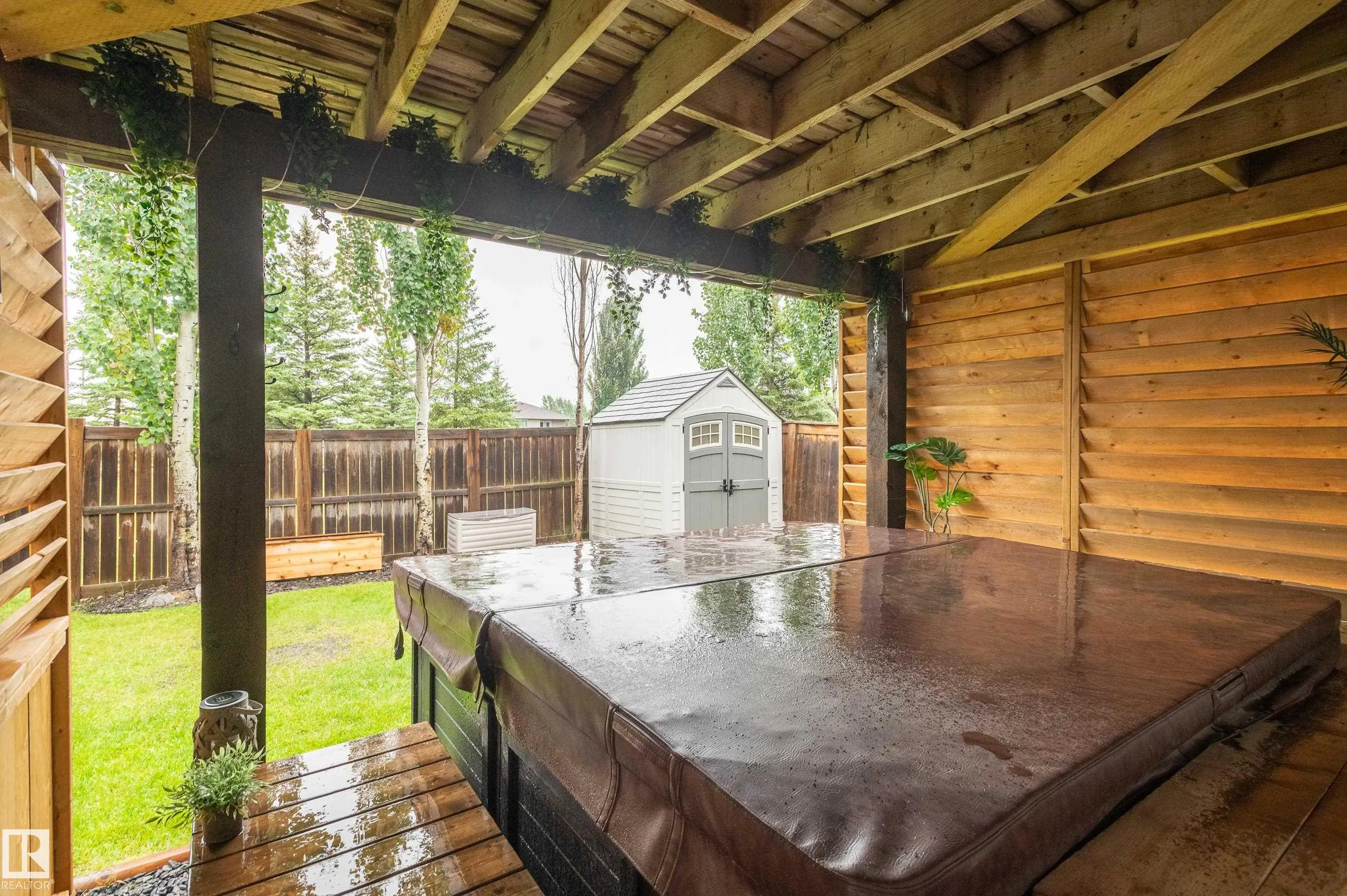 37 GRAYRIDGE Crescent