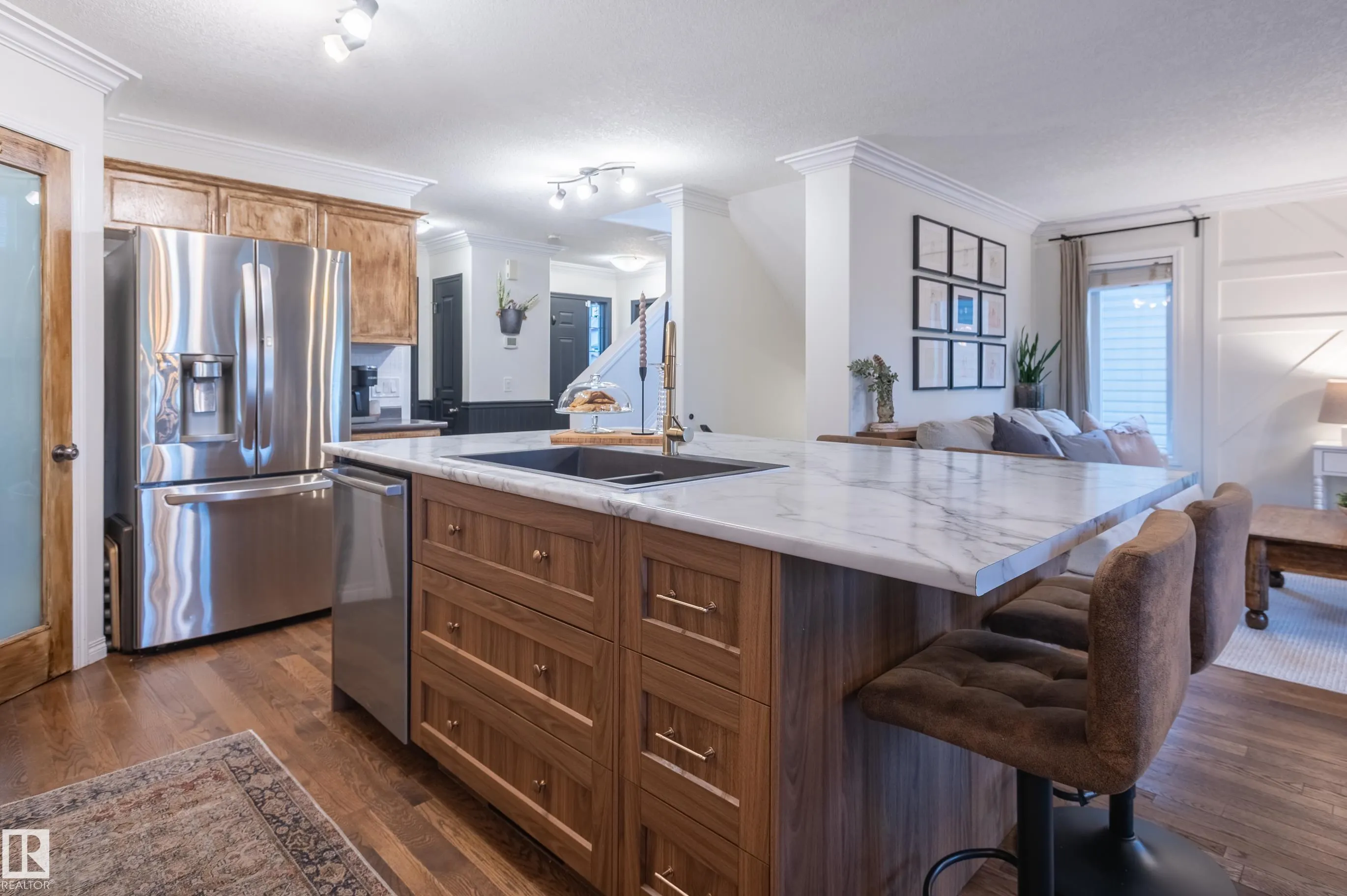 37 GRAYRIDGE Crescent