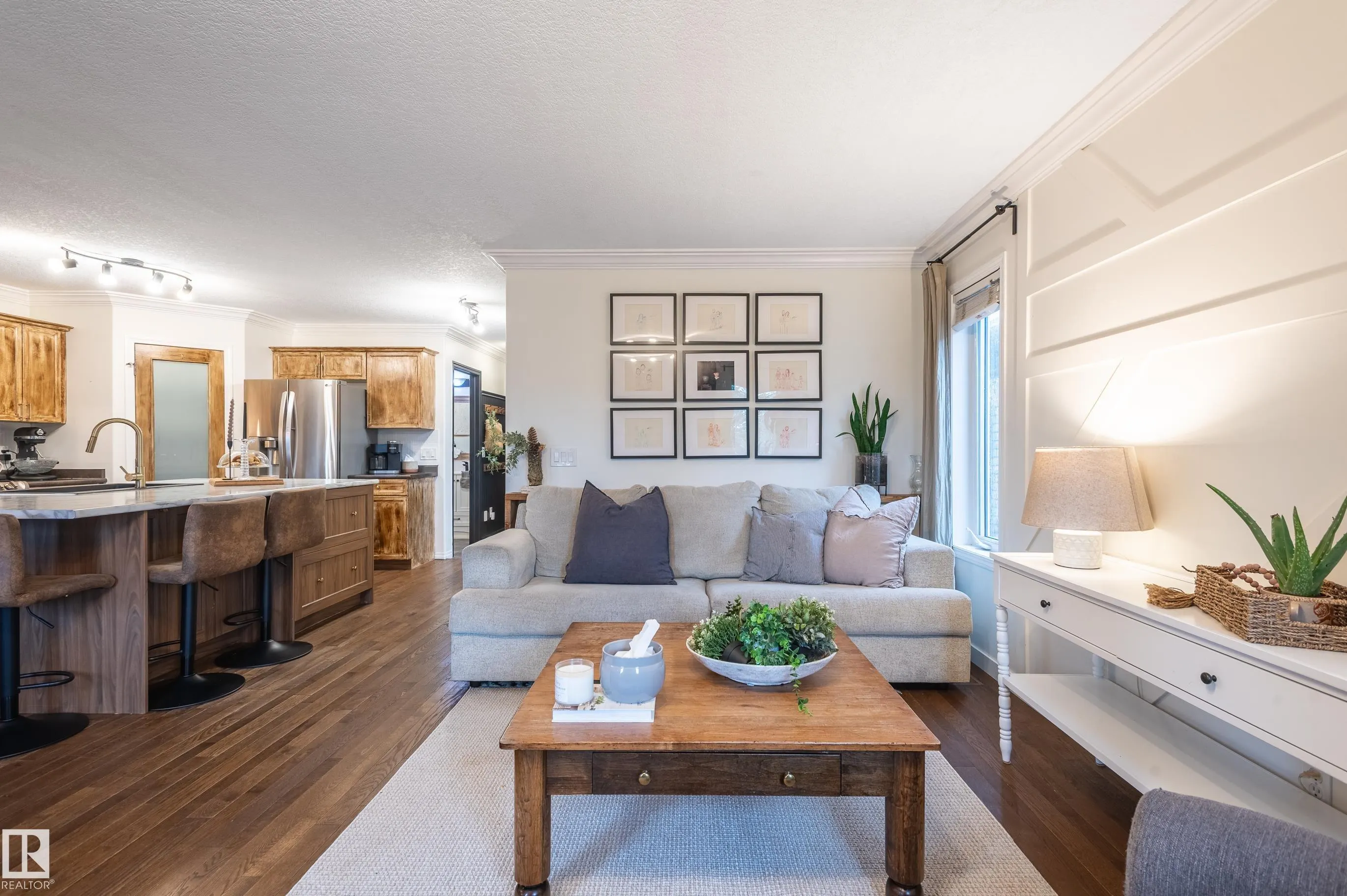 37 GRAYRIDGE Crescent