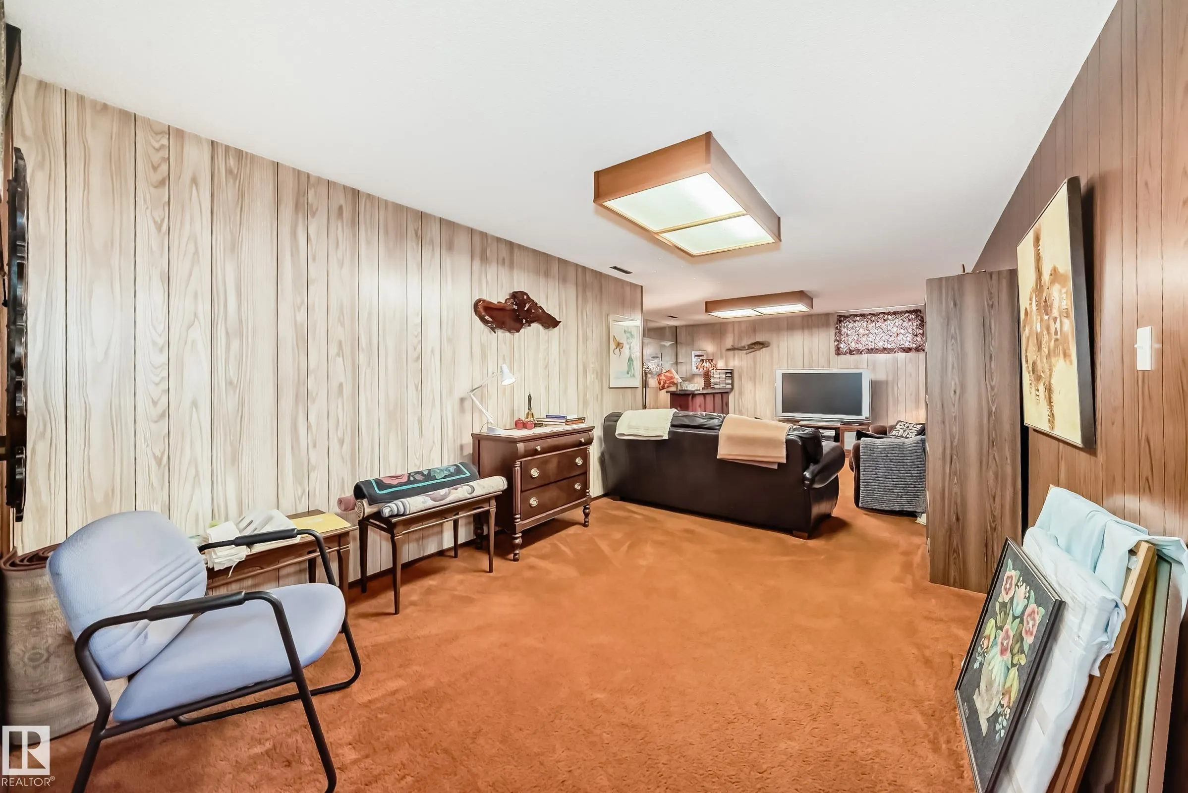 75 SUNSET Boulevard