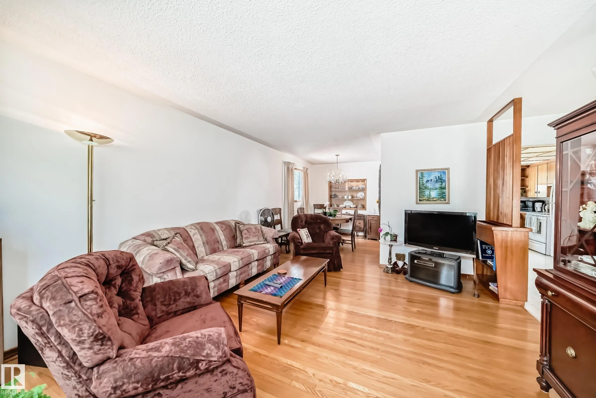 75 SUNSET Boulevard