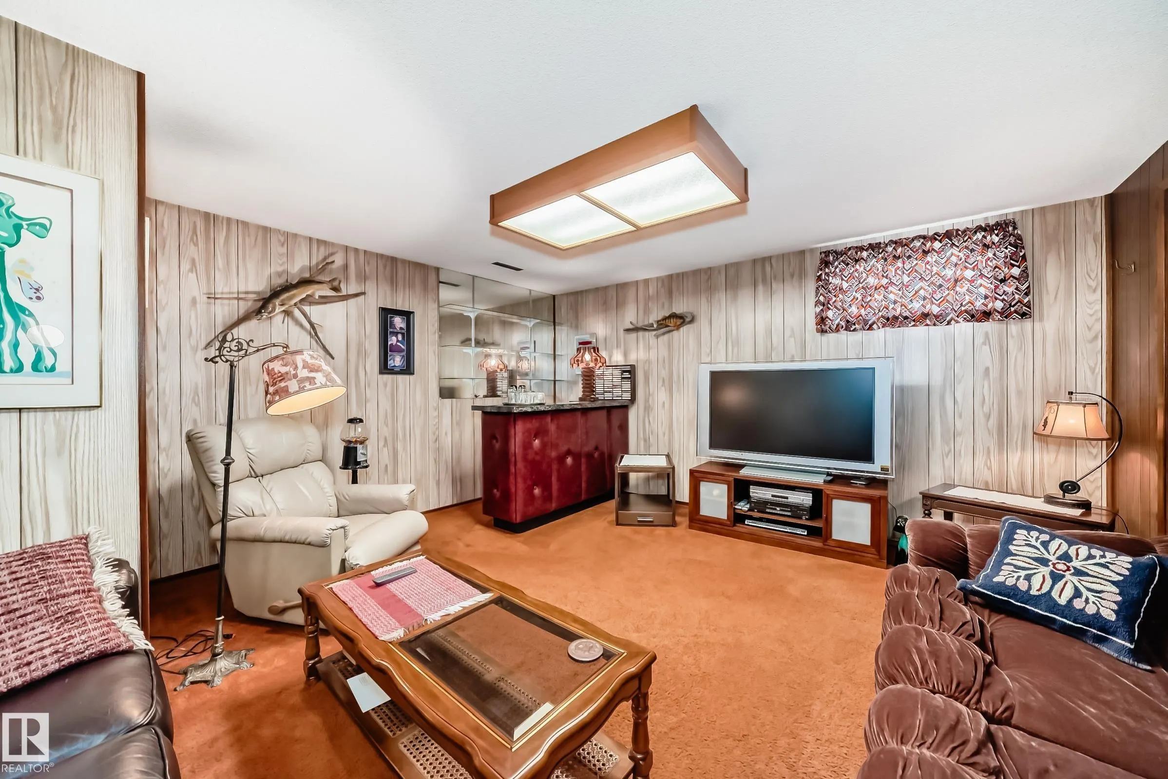 75 SUNSET Boulevard