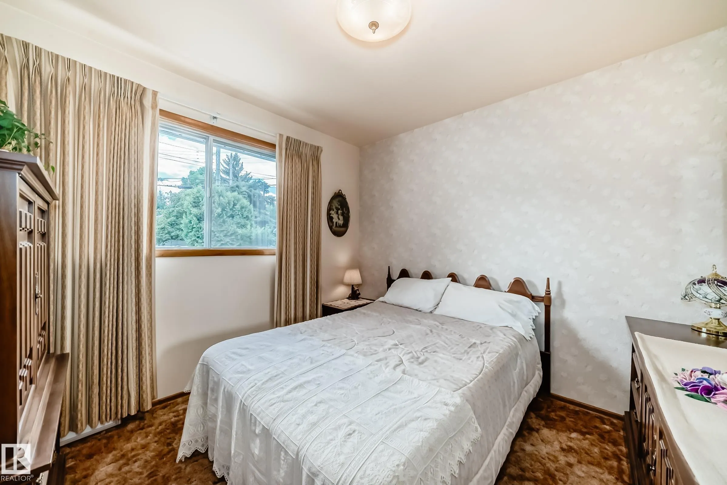 75 SUNSET Boulevard