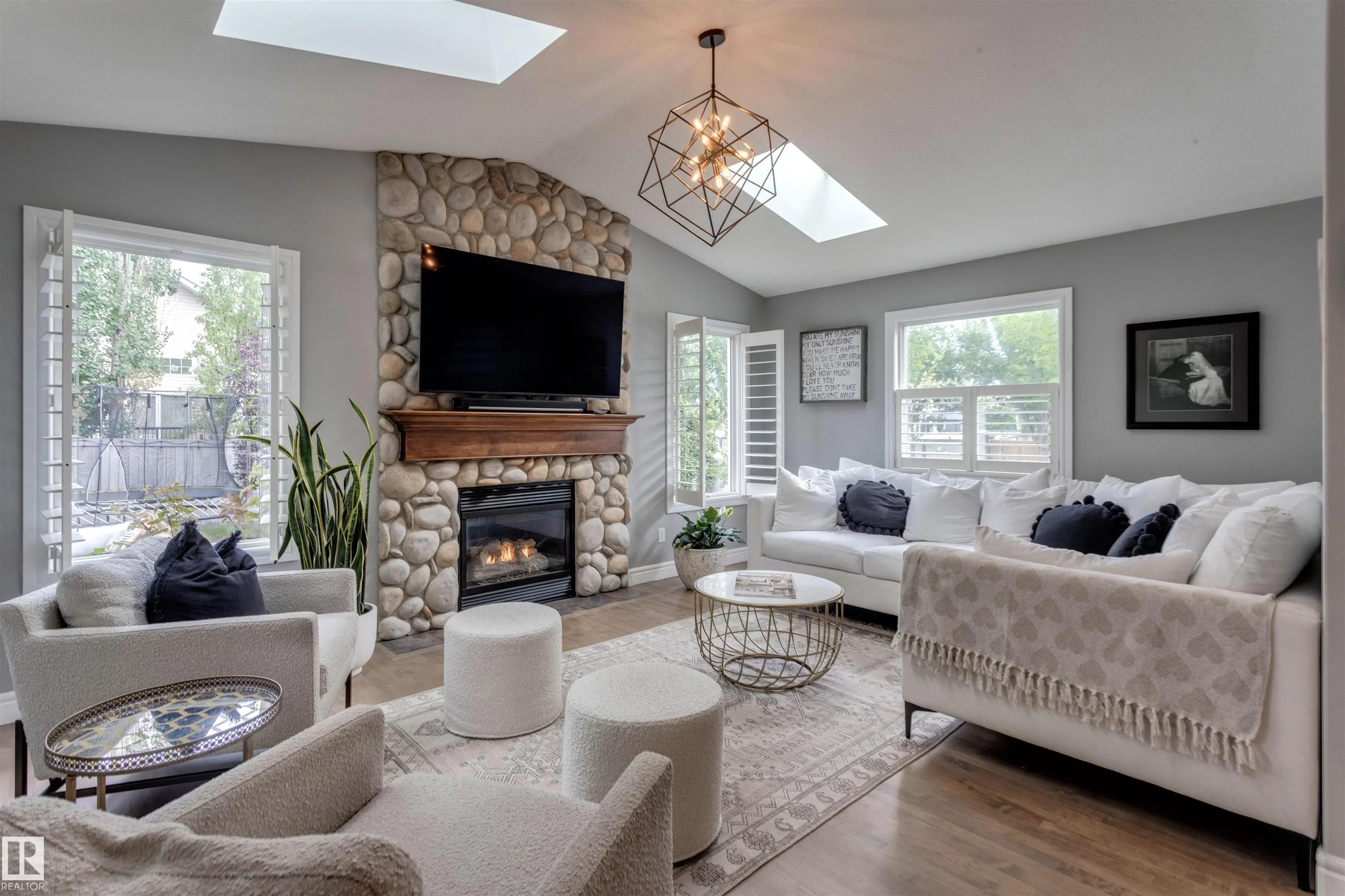 2 Hawkstone Landing