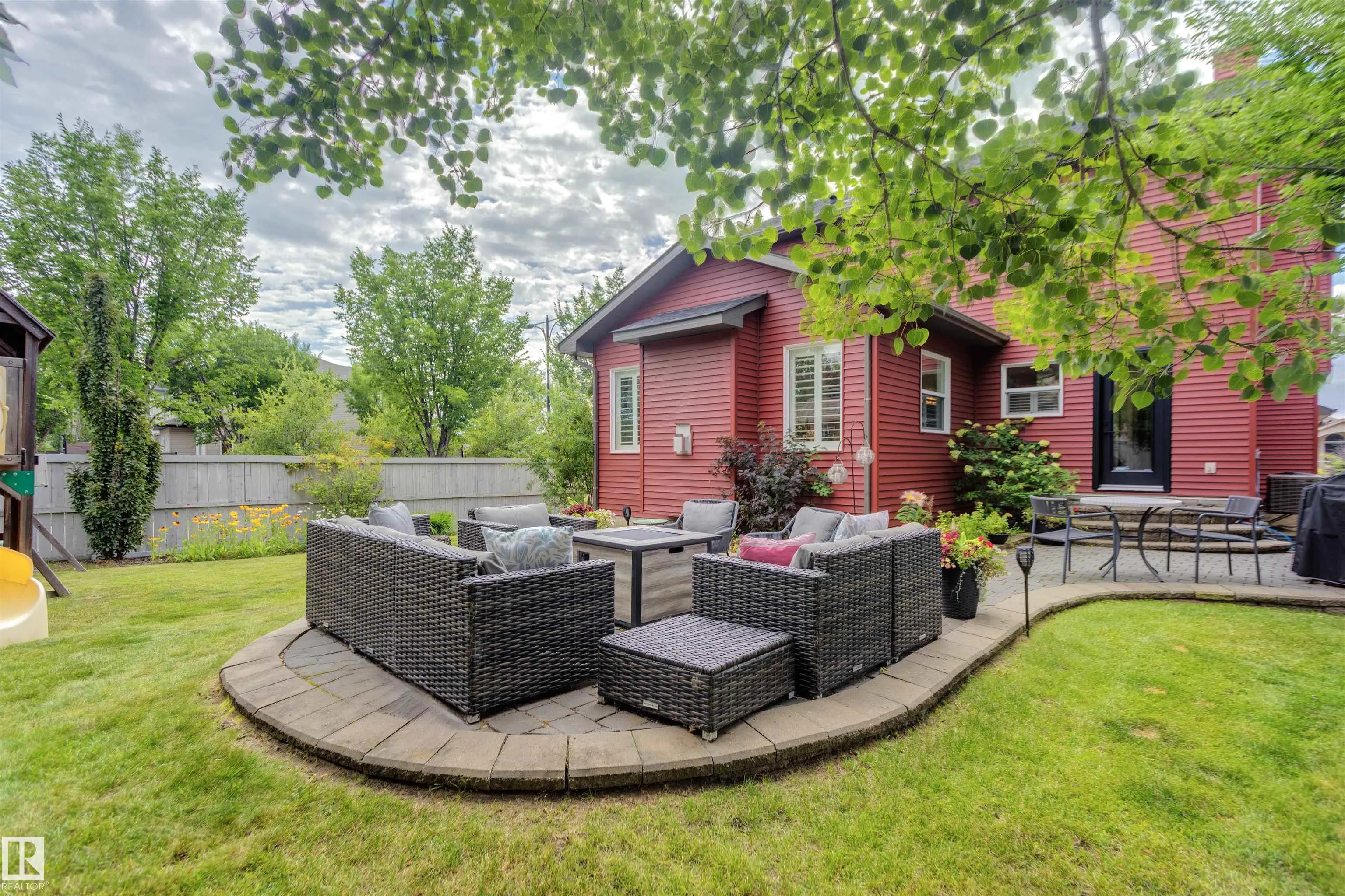 2 Hawkstone Landing