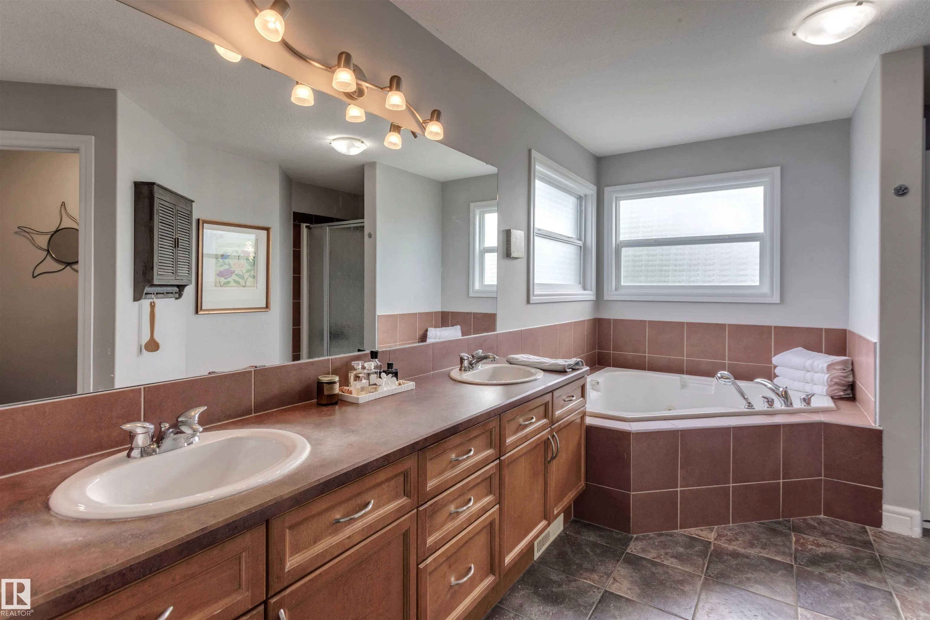 2 Hawkstone Landing