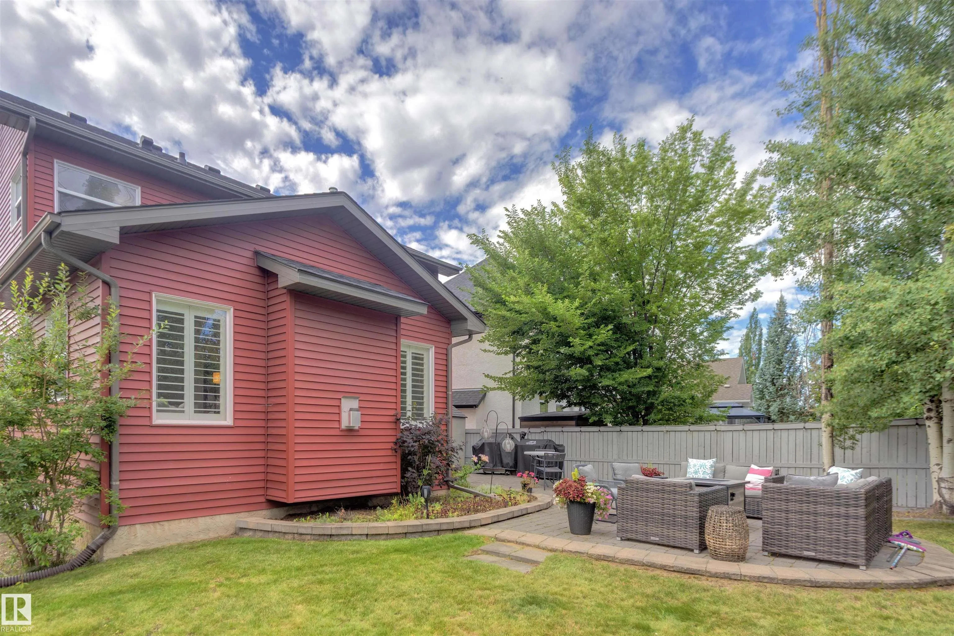 2 Hawkstone Landing