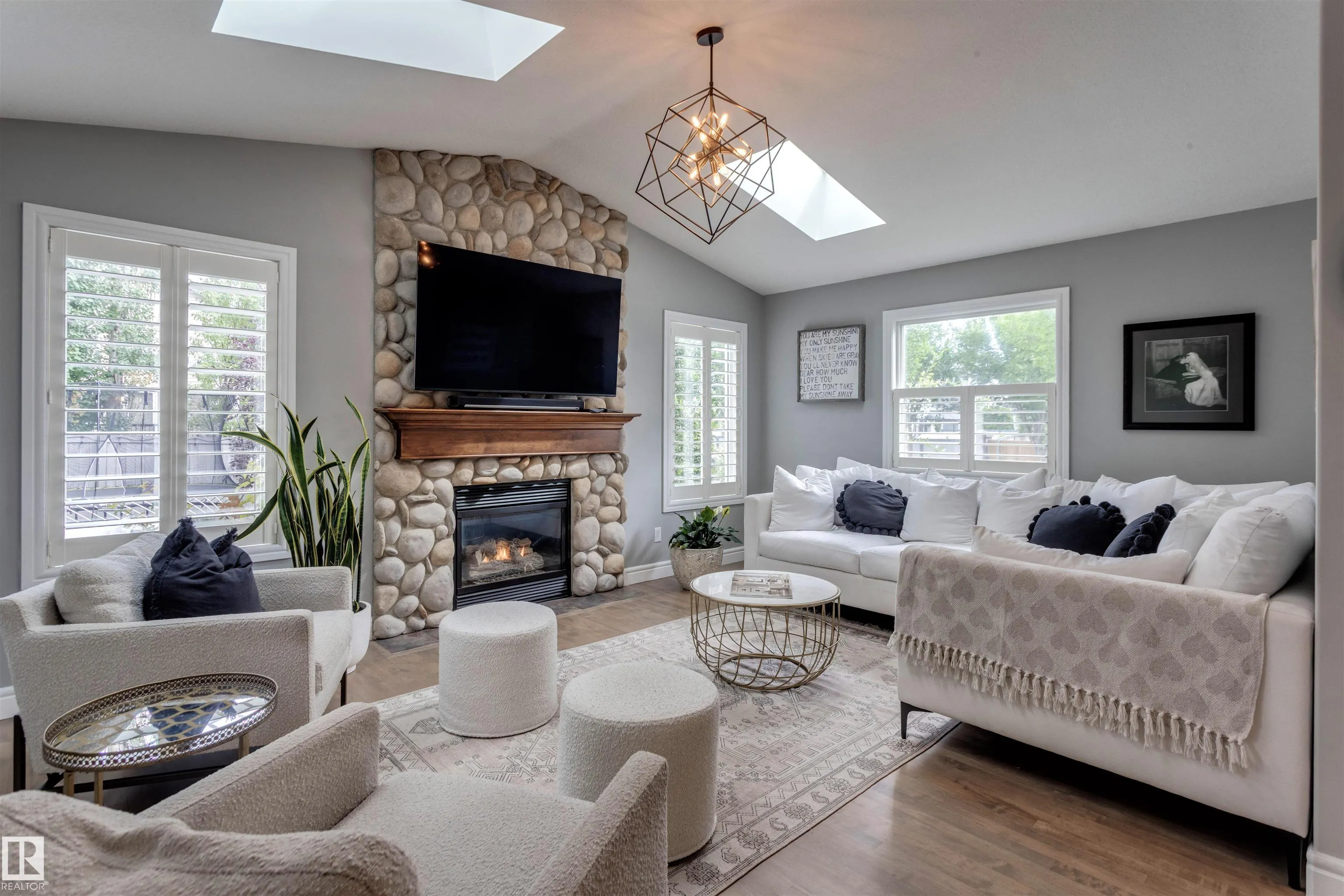 2 Hawkstone Landing
