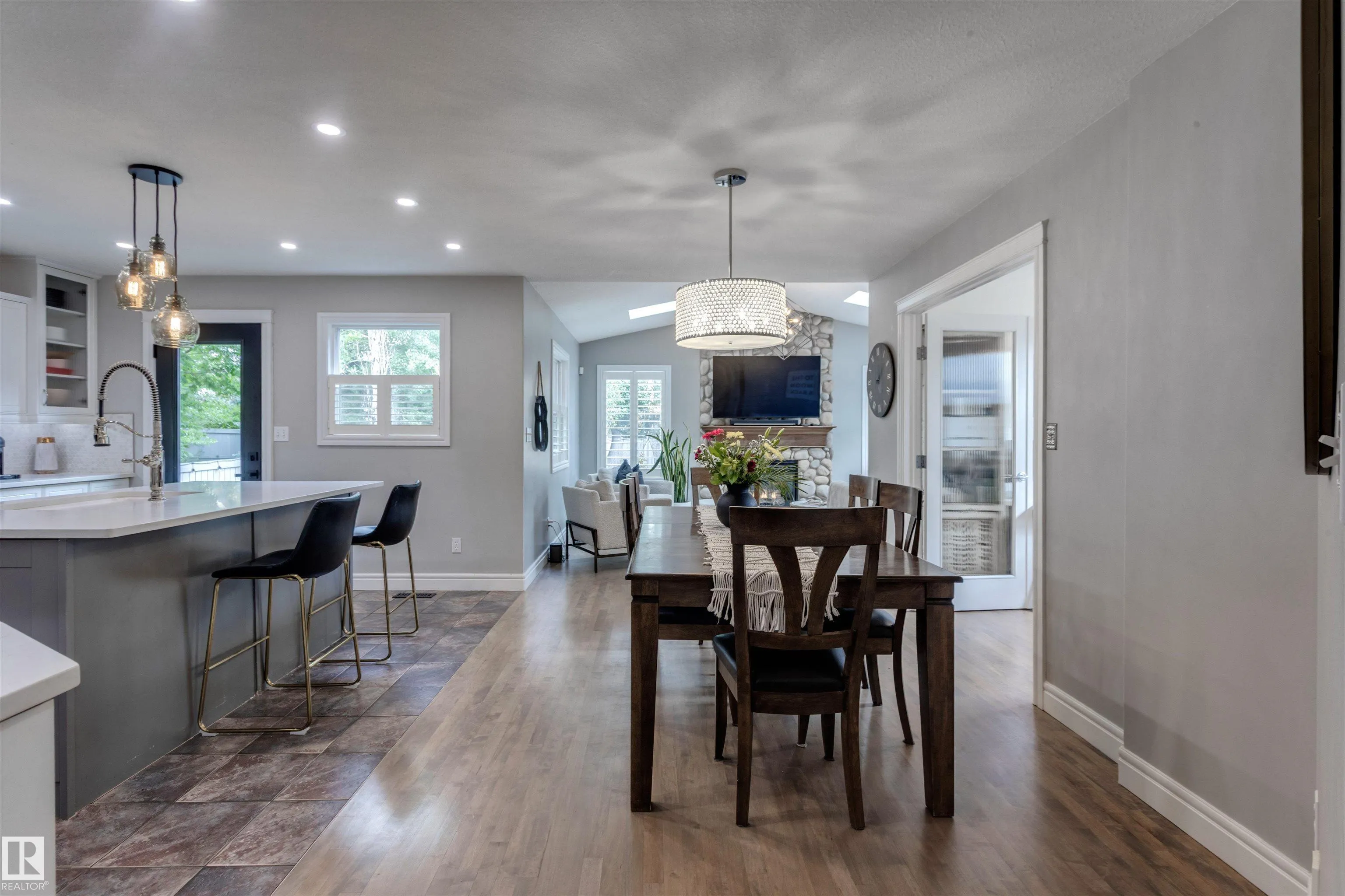 2 Hawkstone Landing