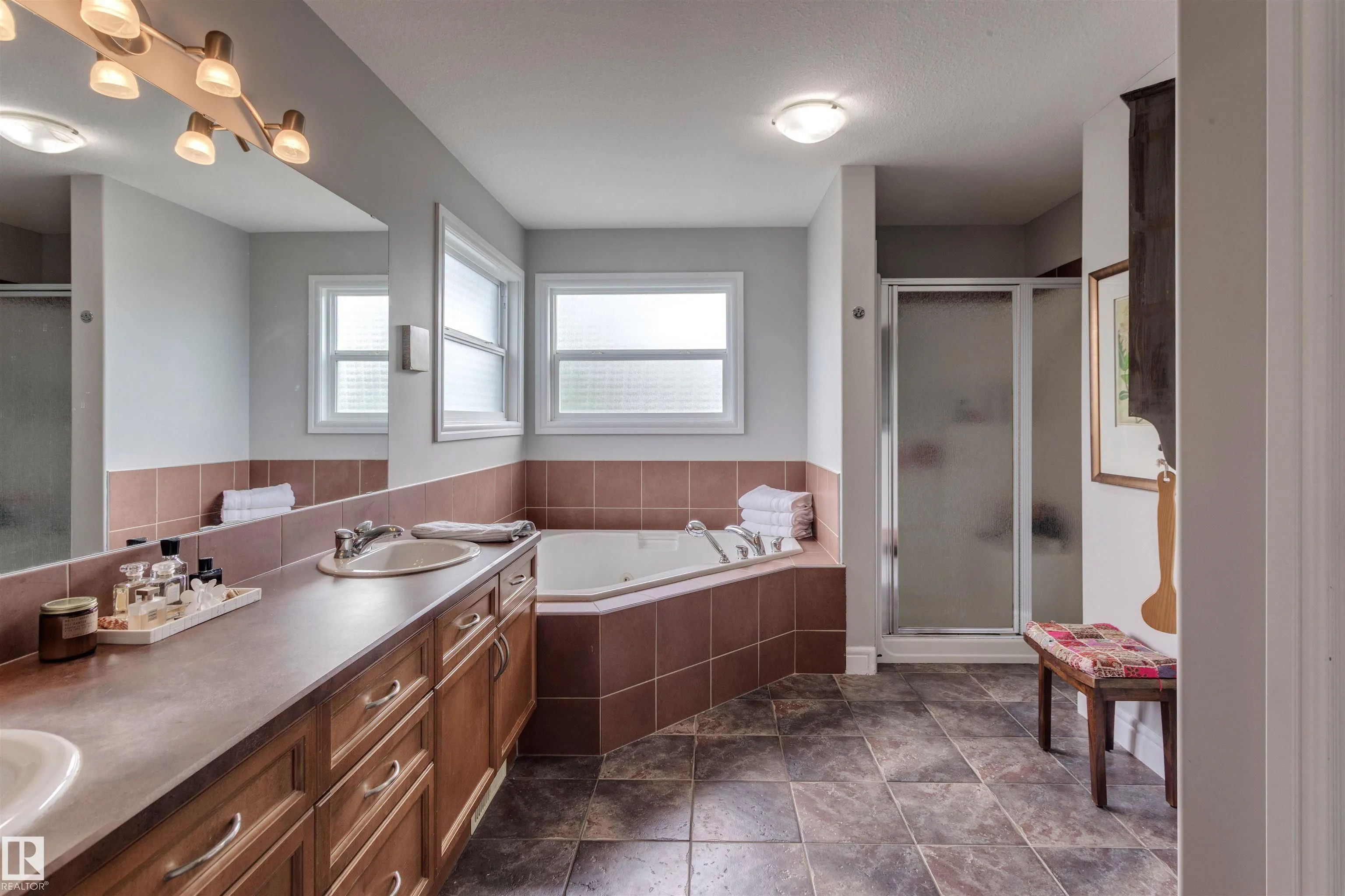 2 Hawkstone Landing