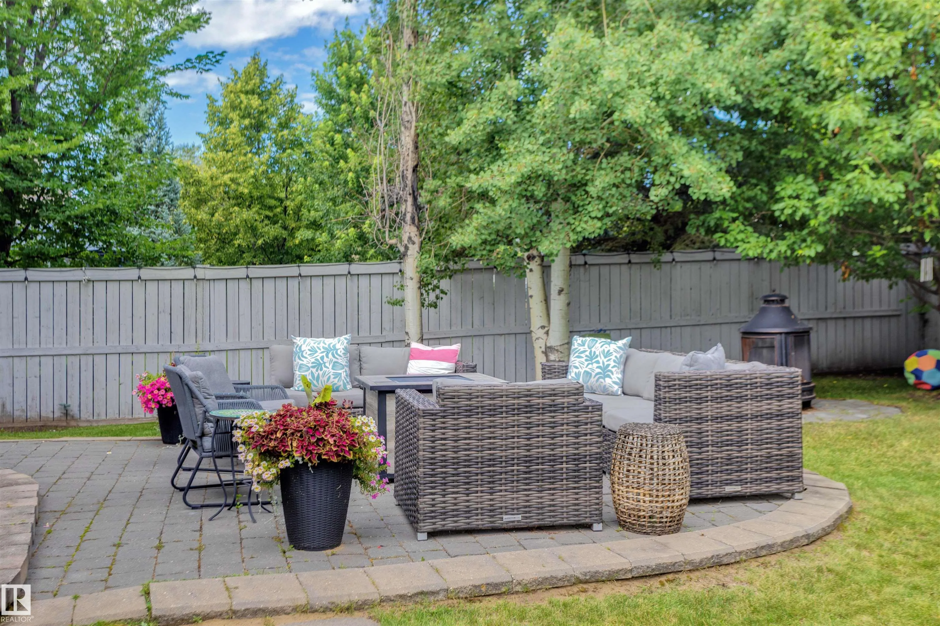 2 Hawkstone Landing