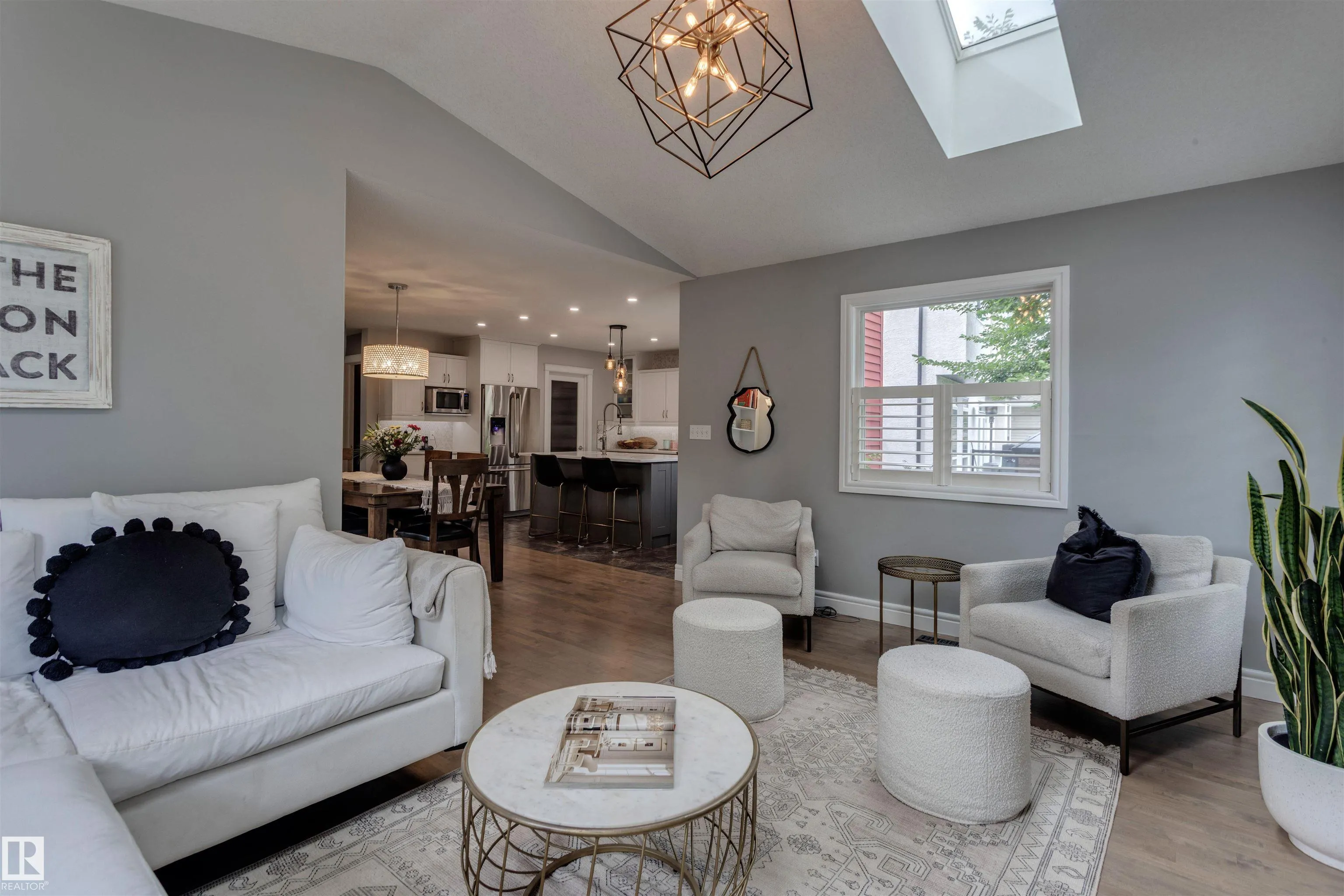 2 Hawkstone Landing