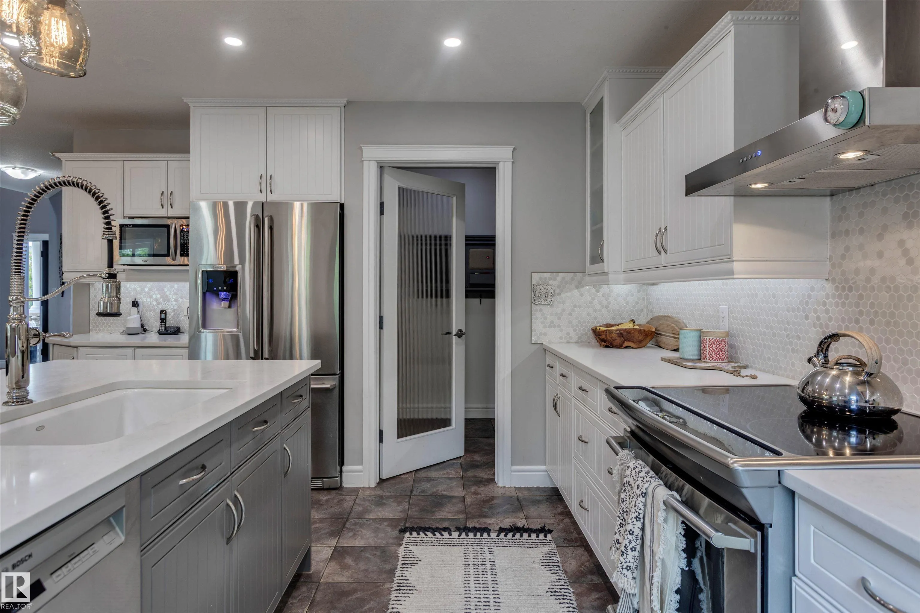 2 Hawkstone Landing