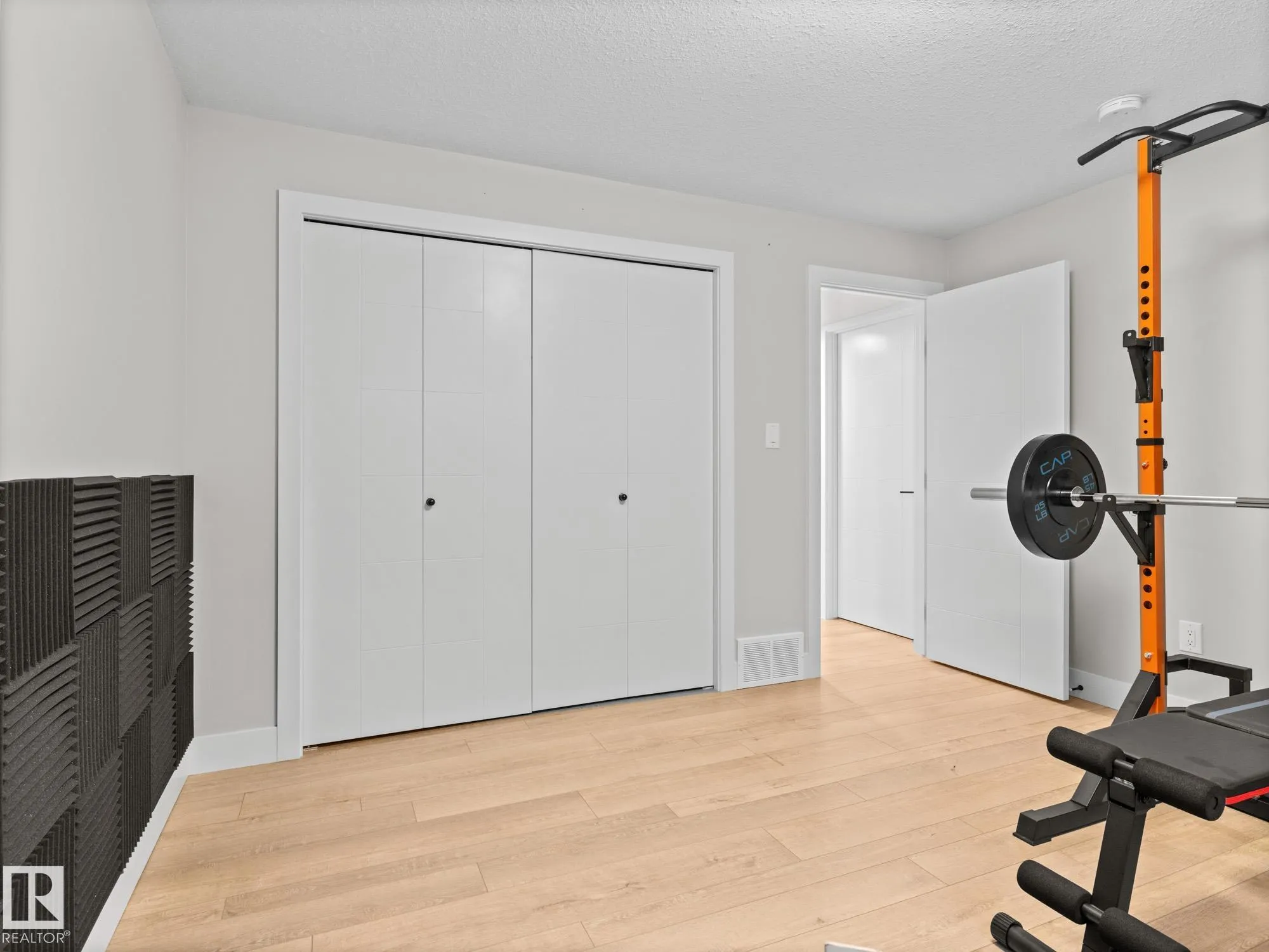 13 AMESBURY Wynd