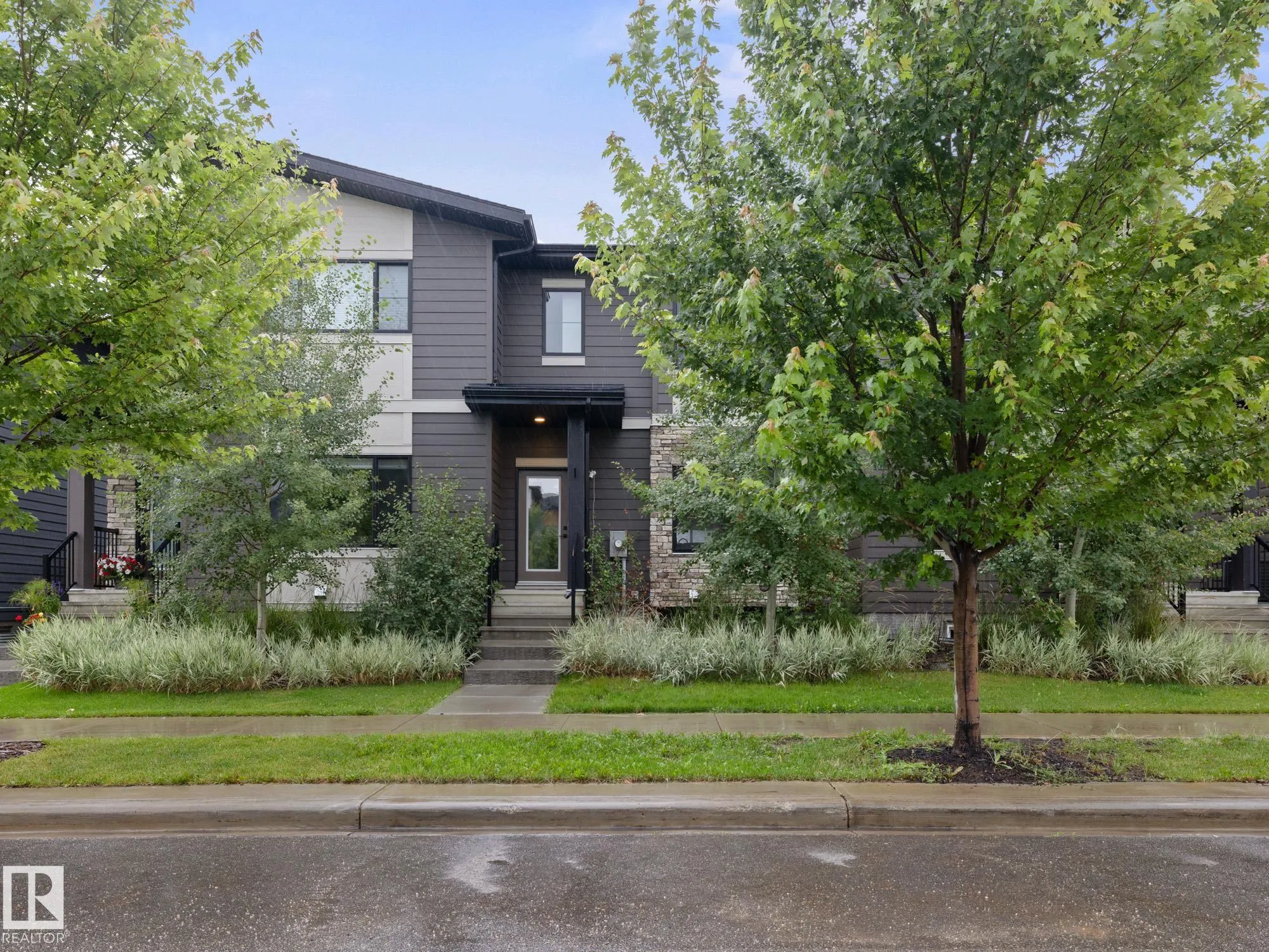 13 AMESBURY Wynd