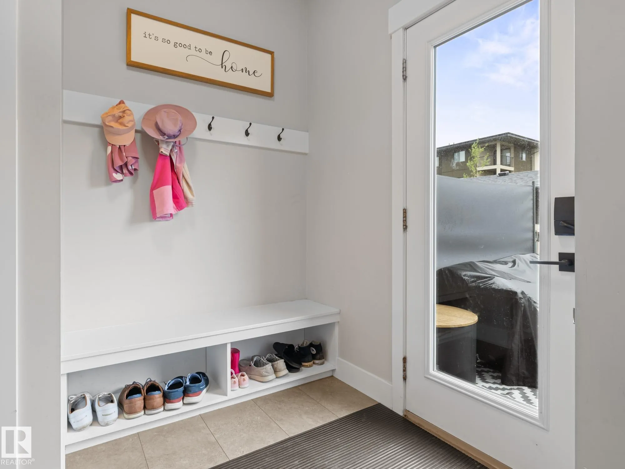 13 AMESBURY Wynd