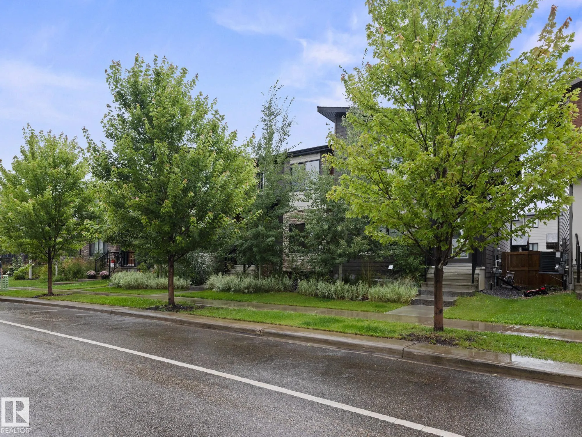13 AMESBURY Wynd