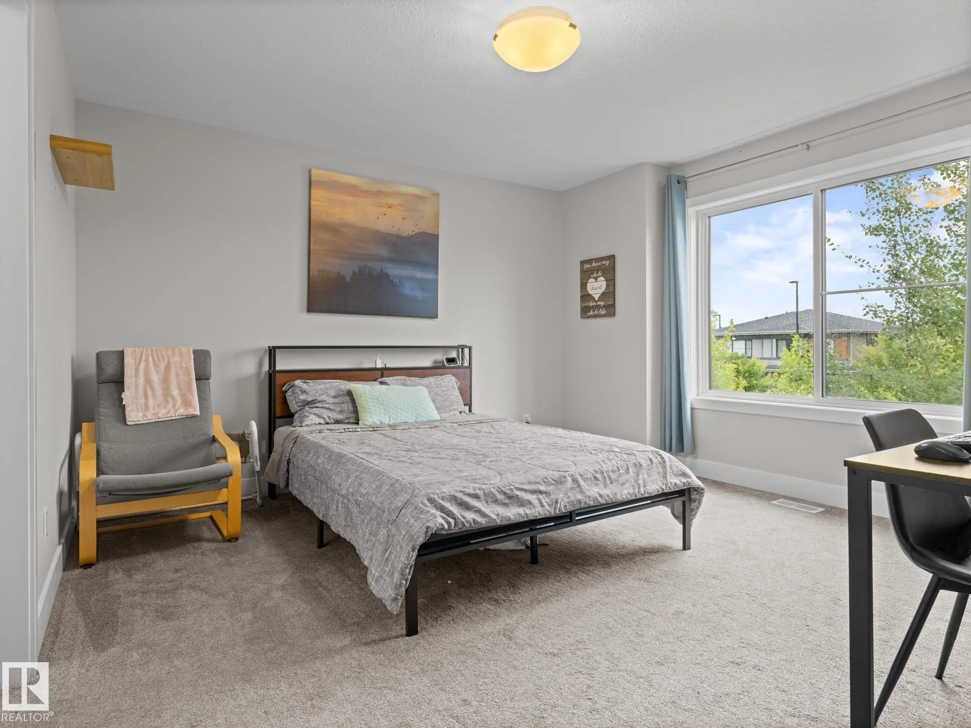 13 AMESBURY Wynd
