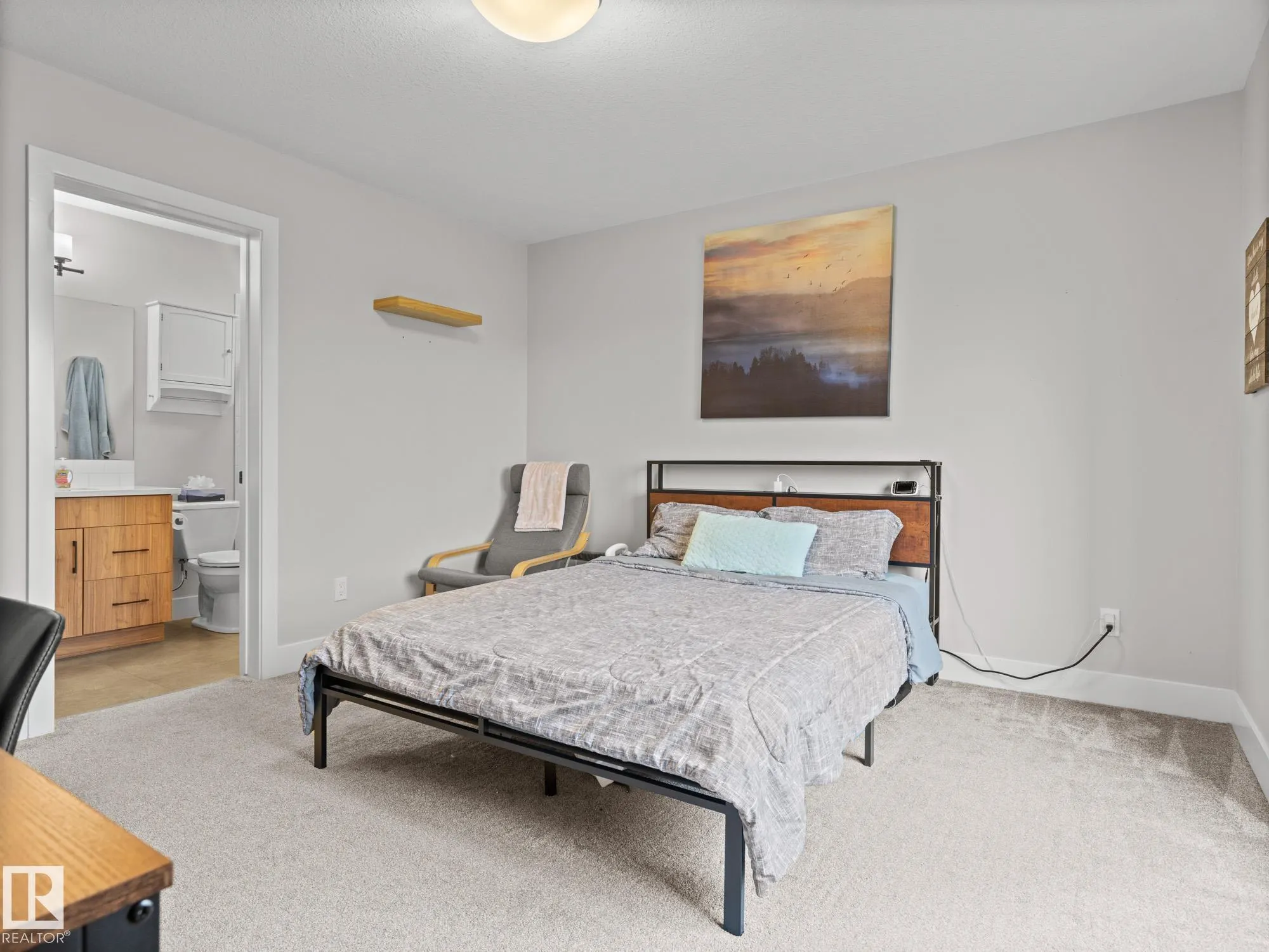 13 AMESBURY Wynd