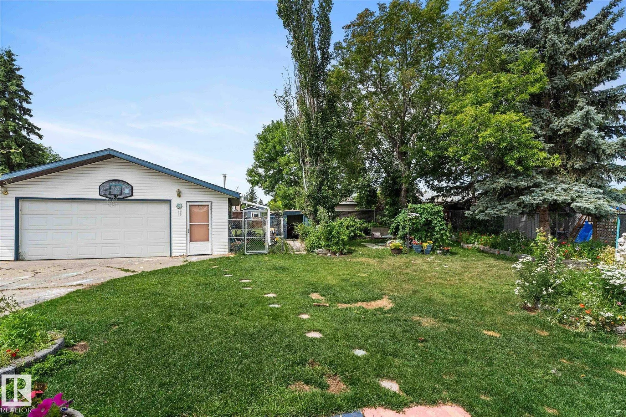 44 GARDEN VALLEY Drive