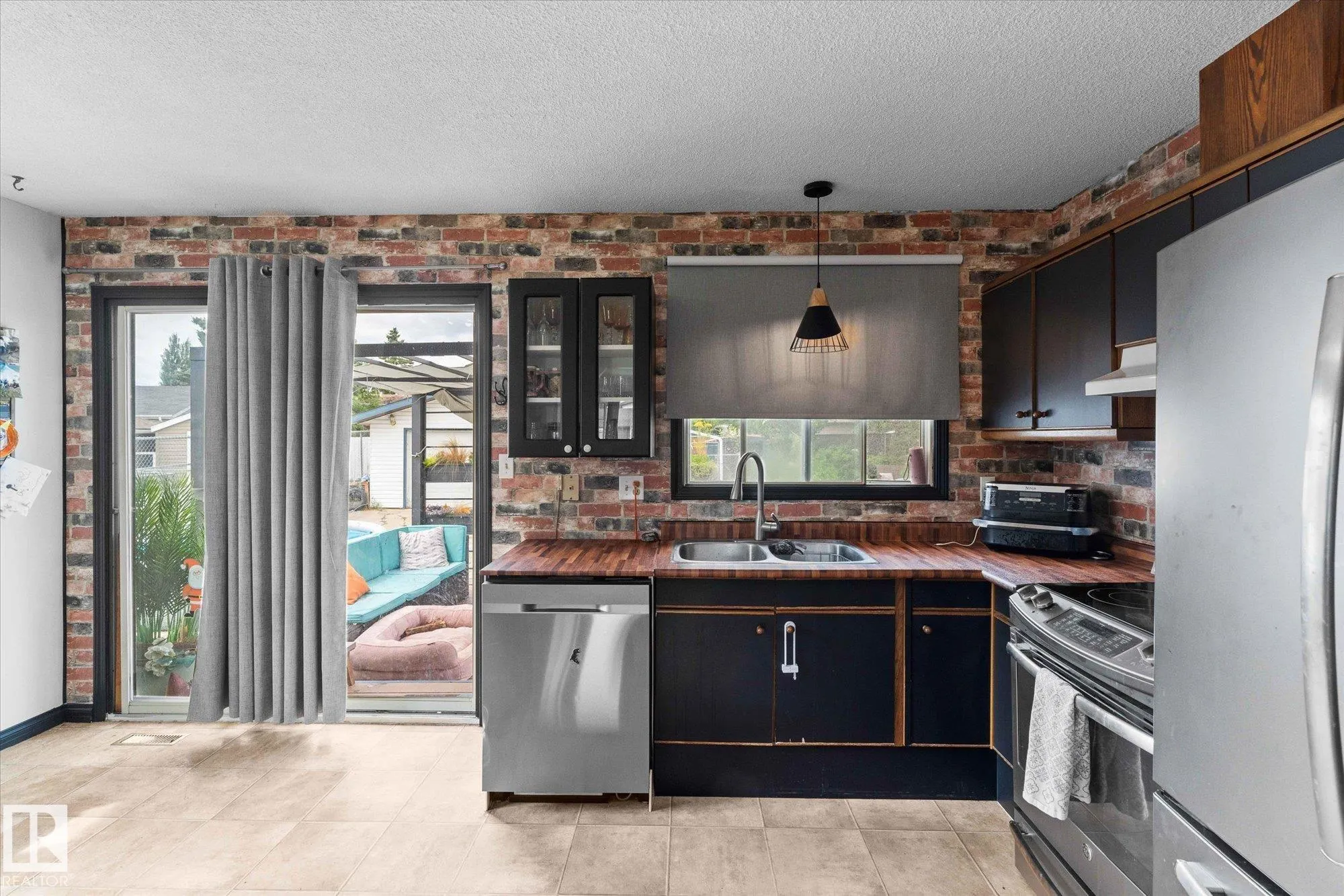 44 GARDEN VALLEY Drive