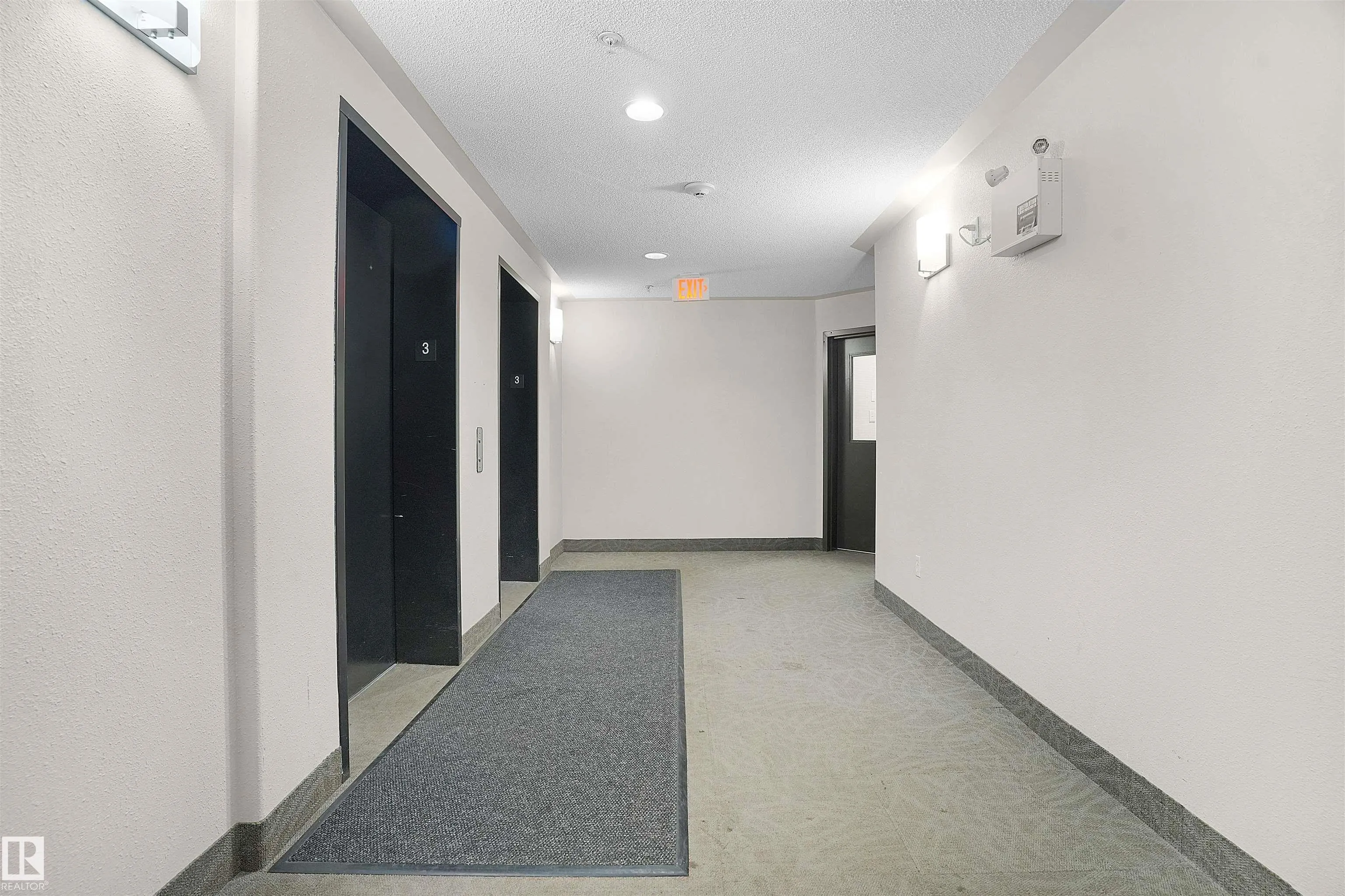 320 CLAREVIEW STATION Drive