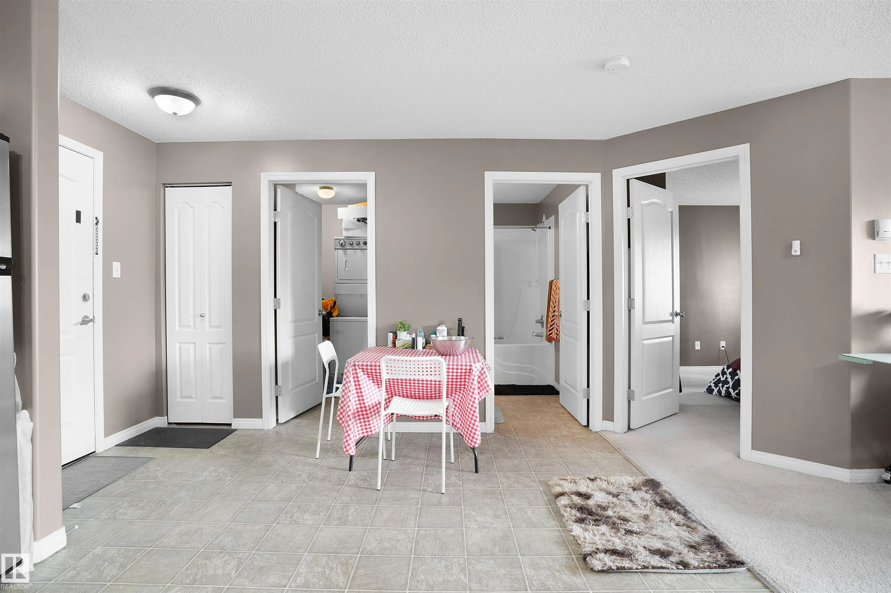 320 CLAREVIEW STATION Drive