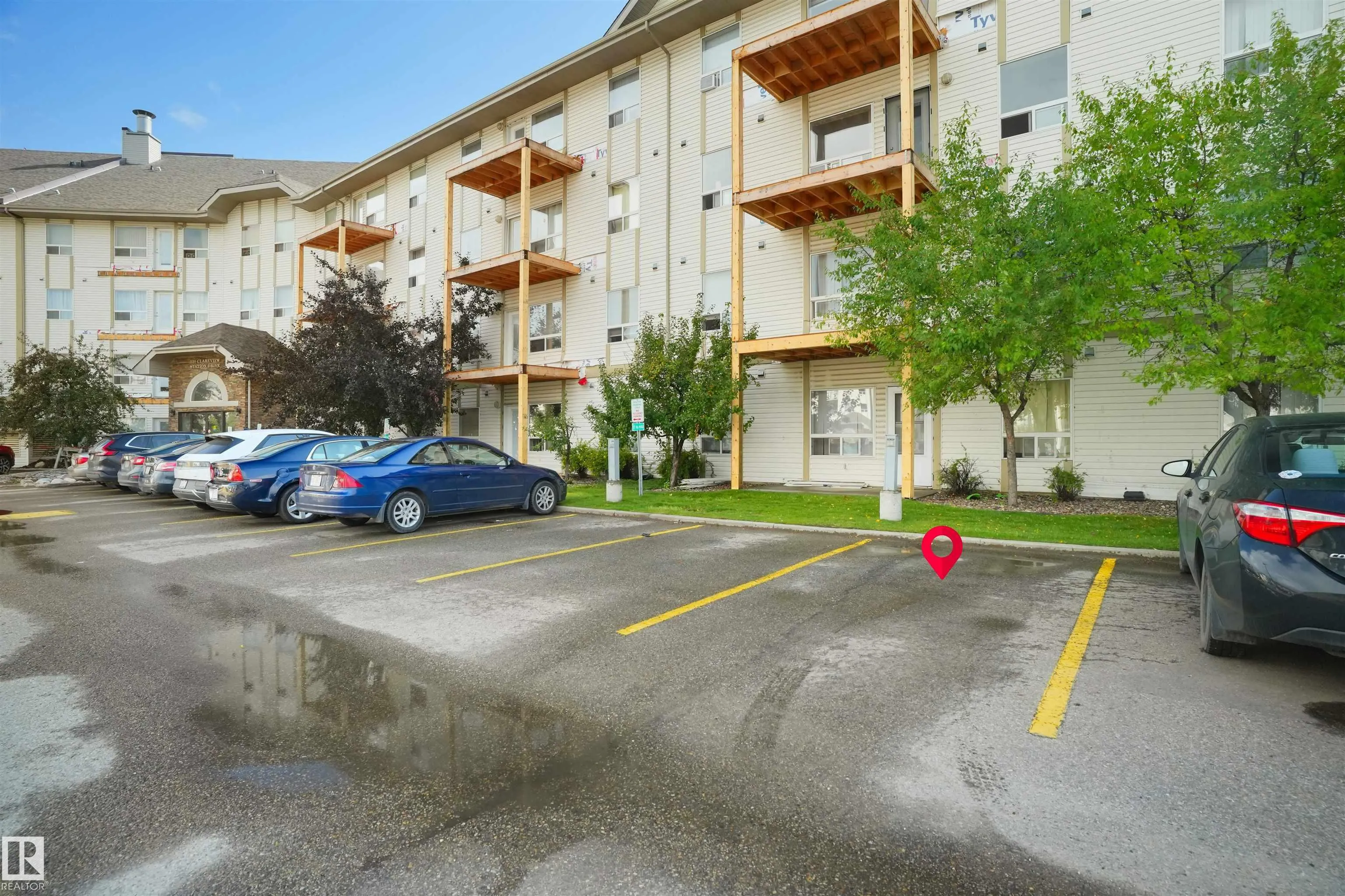 320 CLAREVIEW STATION Drive
