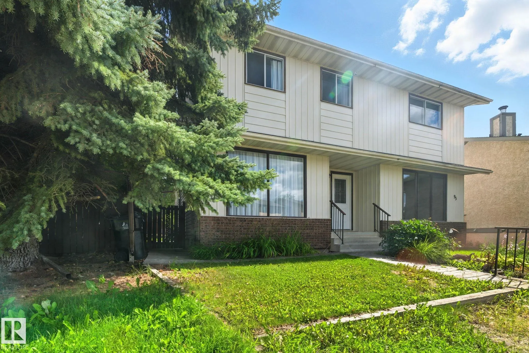 93 Wellington Crescent