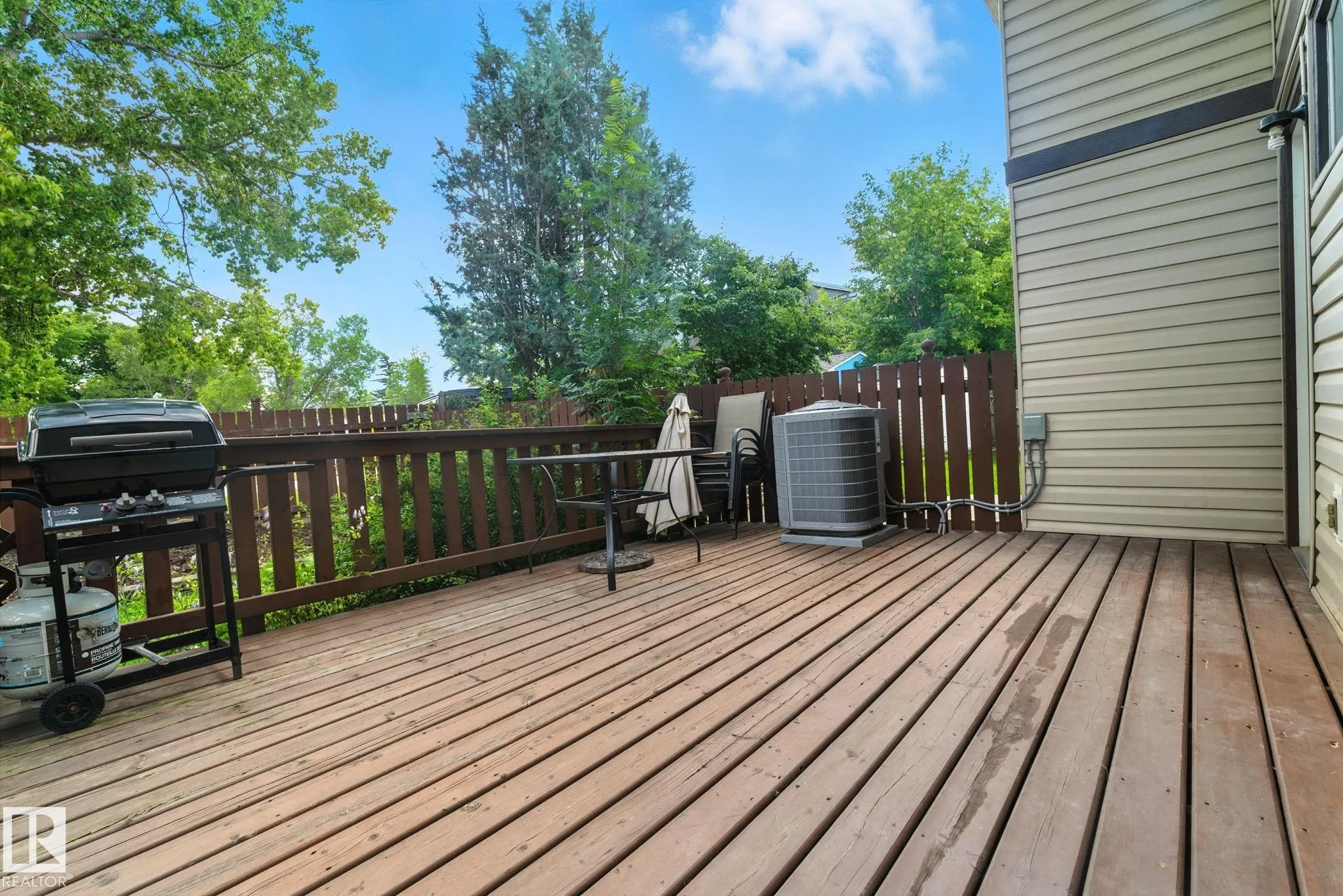 93 Wellington Crescent