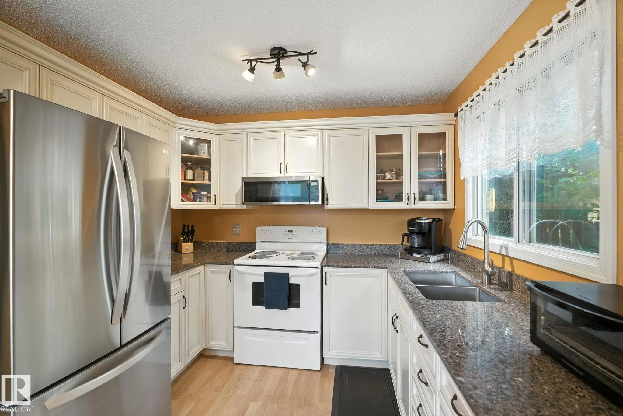 93 Wellington Crescent
