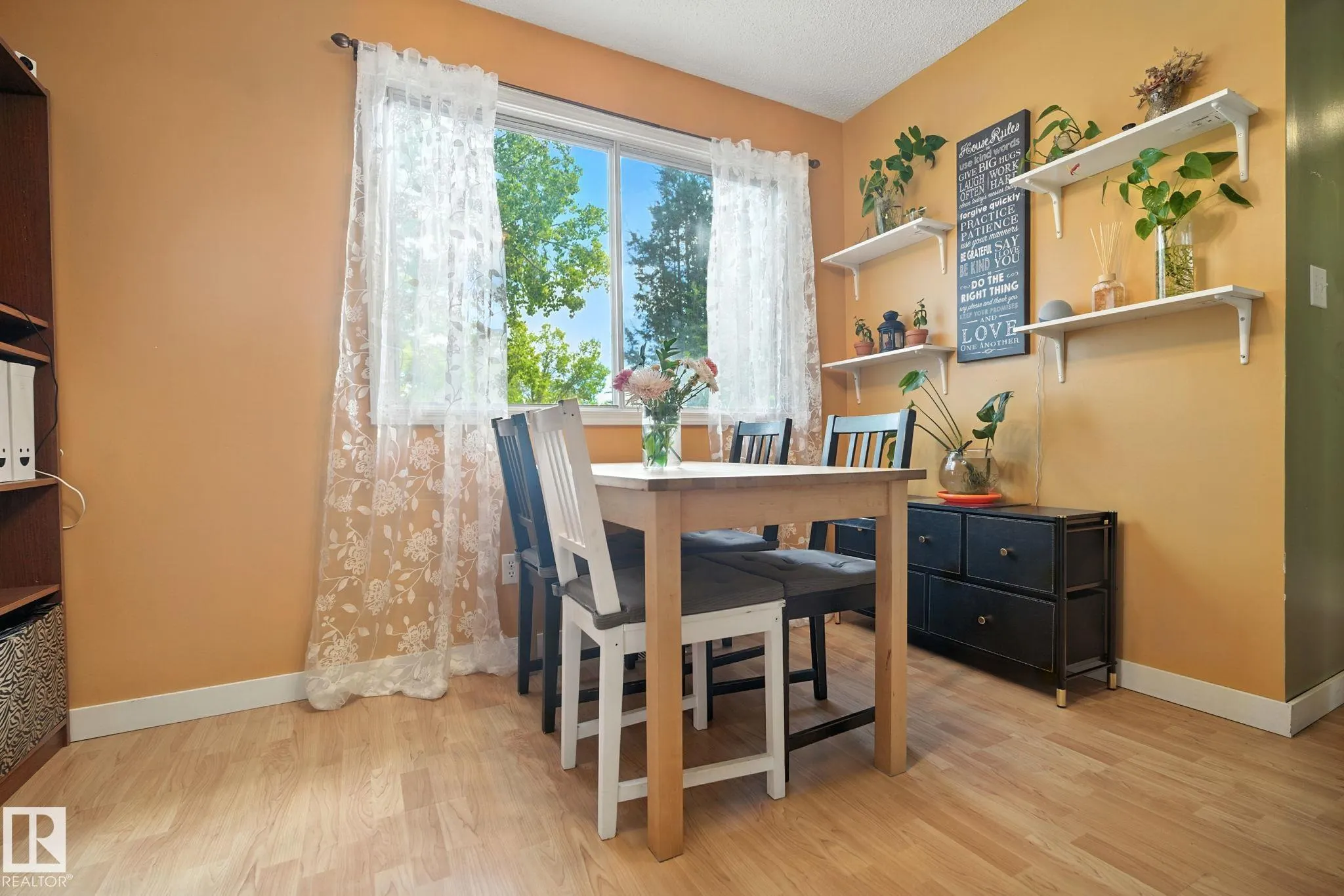 93 Wellington Crescent